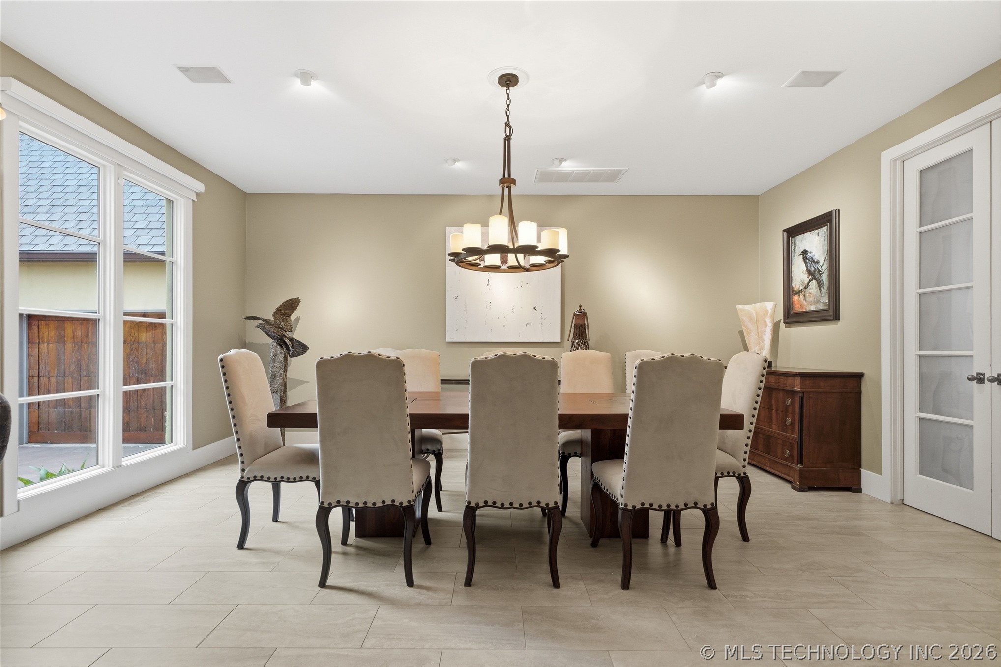 3729 S Atlanta Place Property Photo 8