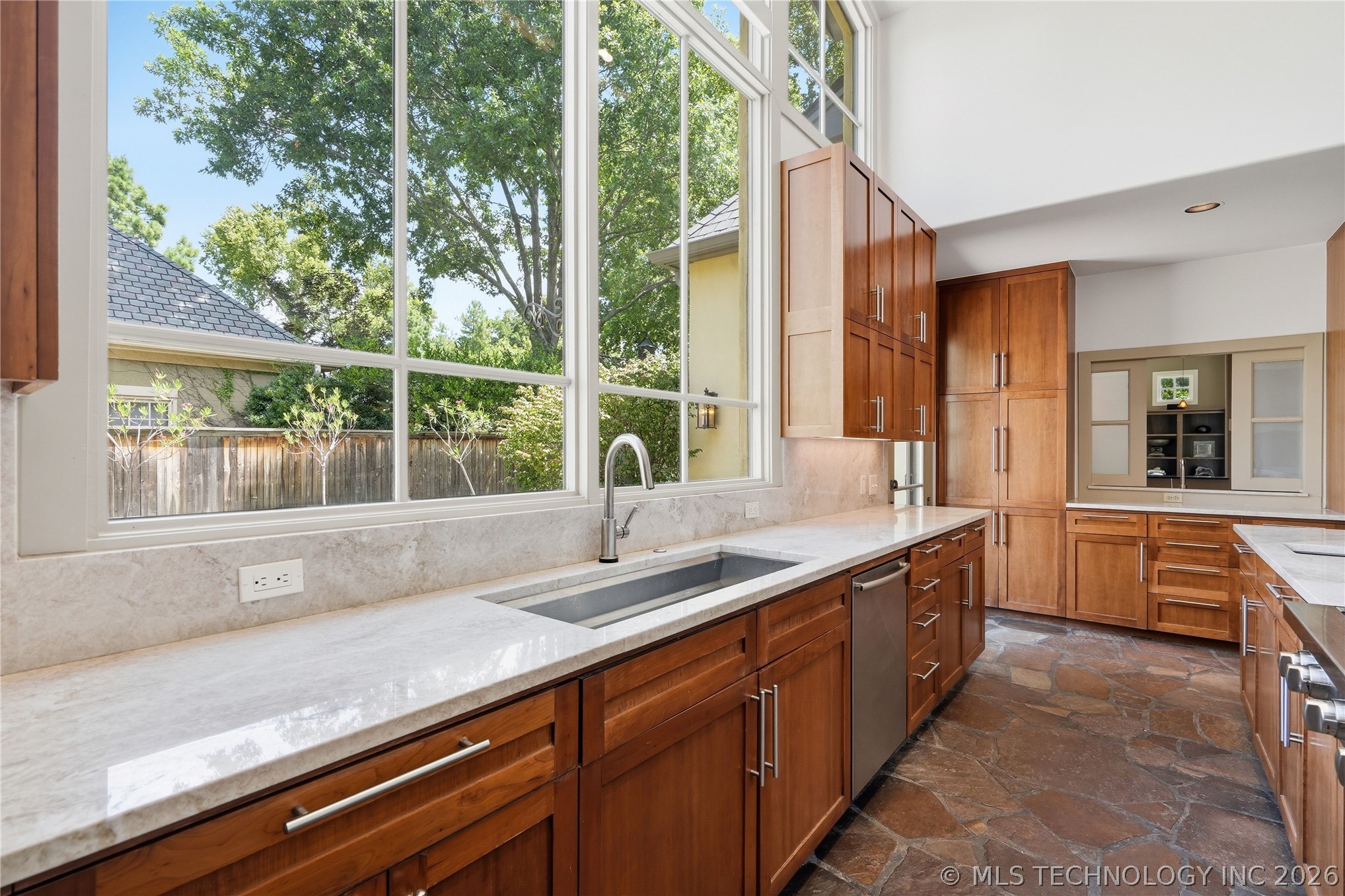 3729 S Atlanta Place Property Photo 11