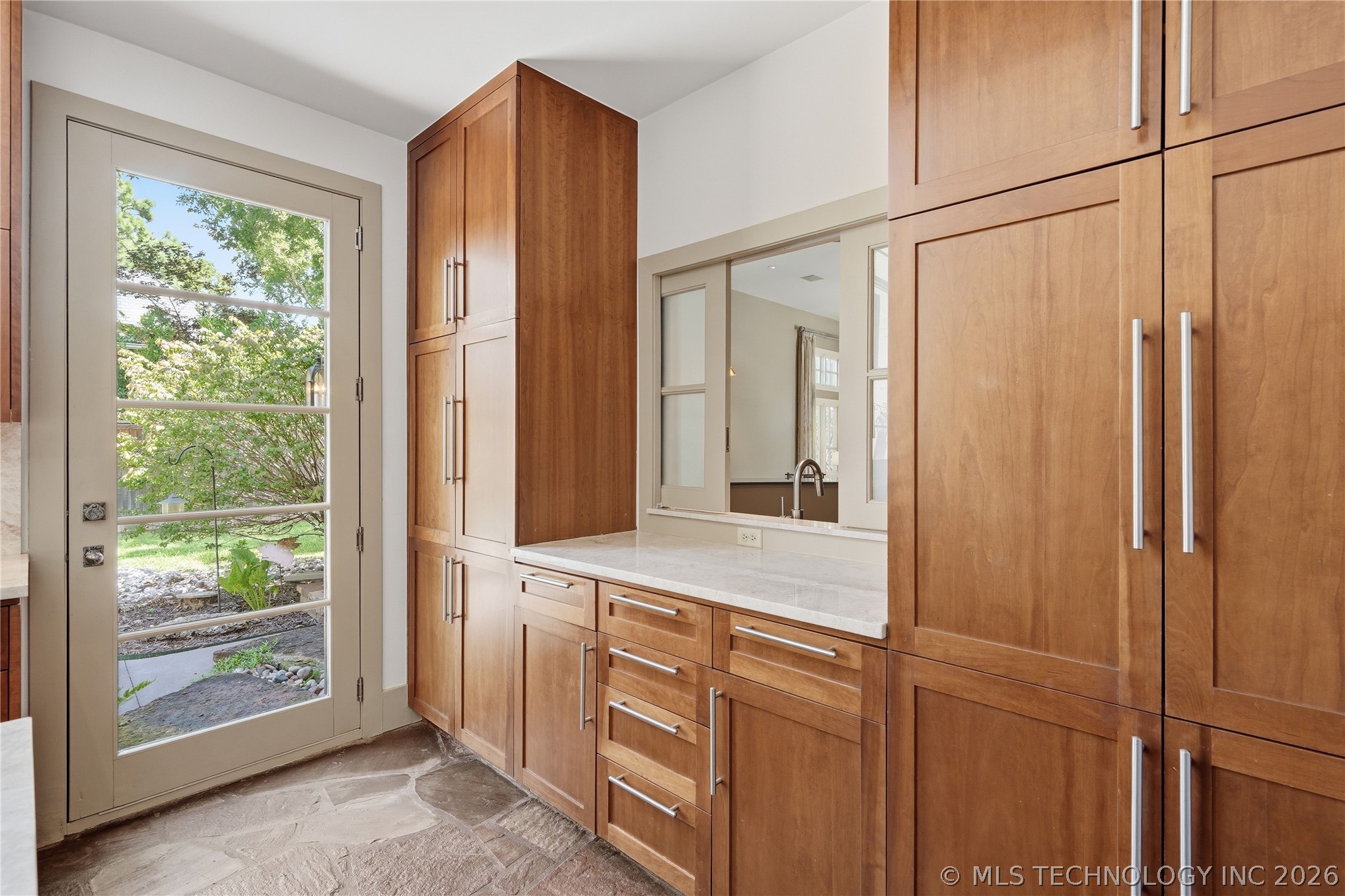 3729 S Atlanta Place Property Photo 16
