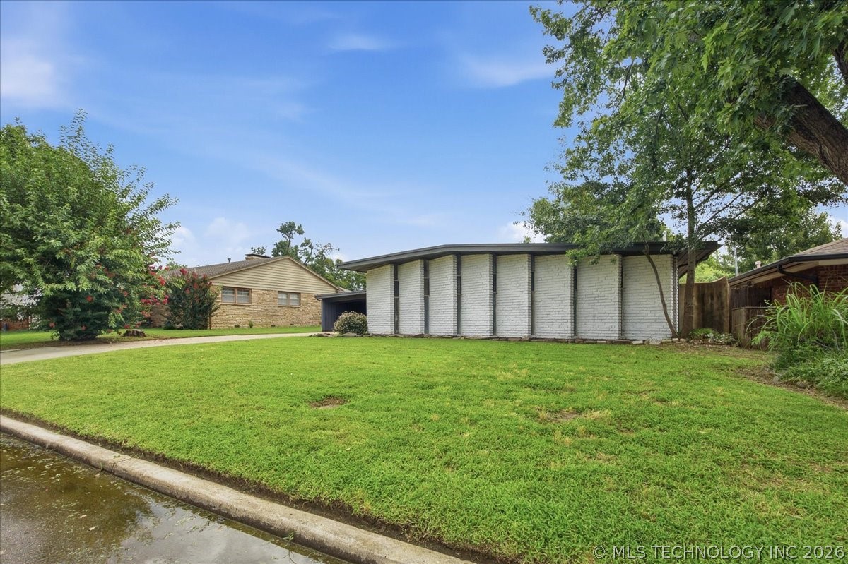 4217 S Darlington Place Property Photo 3
