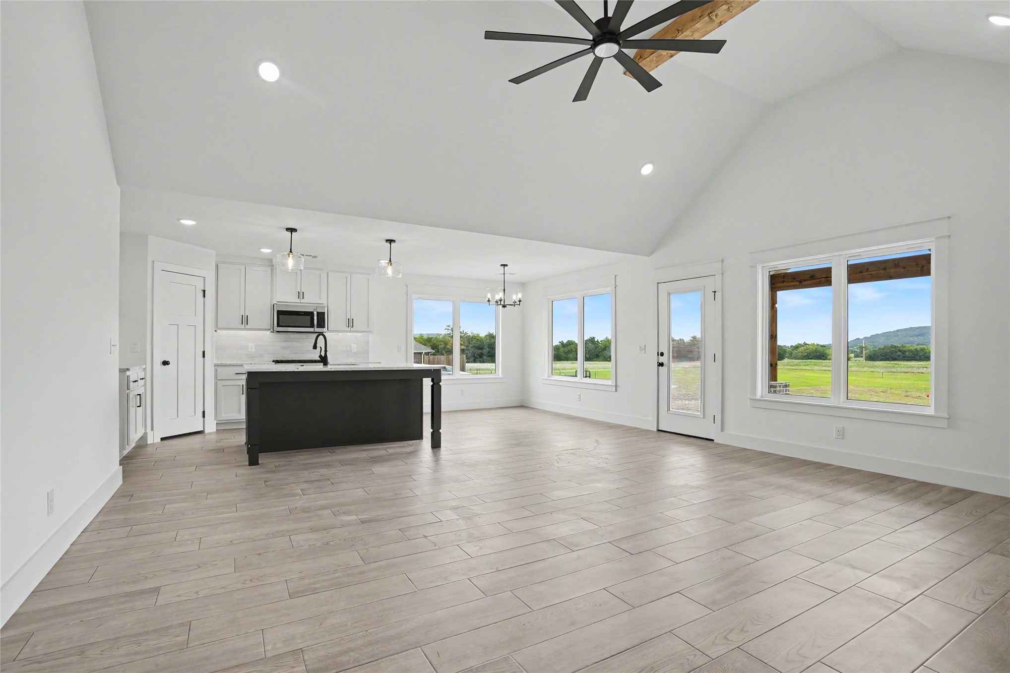 1445 S 4260 Road Property Photo 5