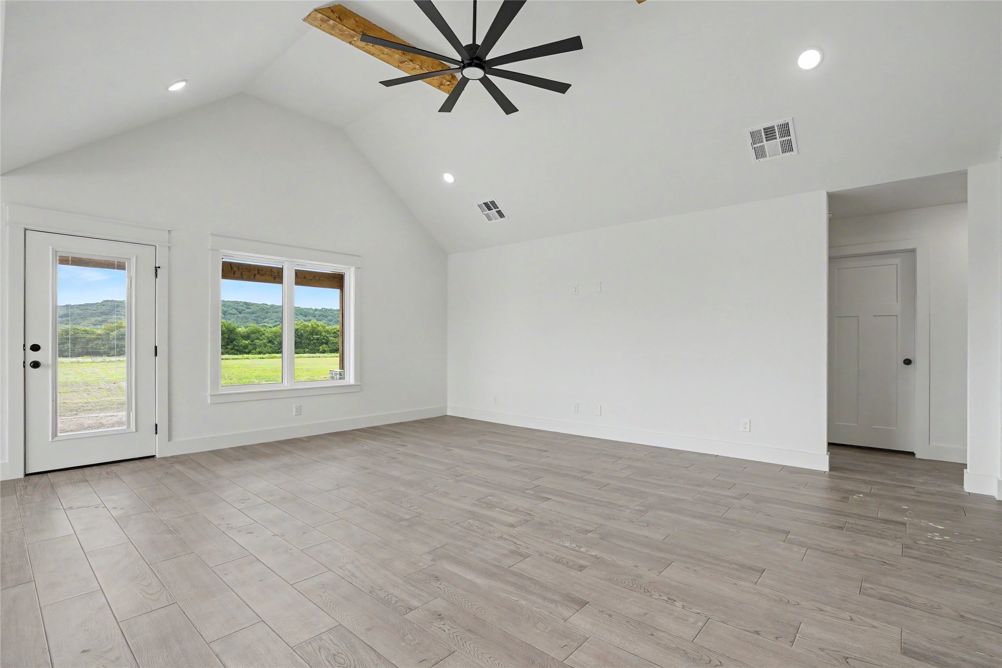 1445 S 4260 Road Property Photo 6