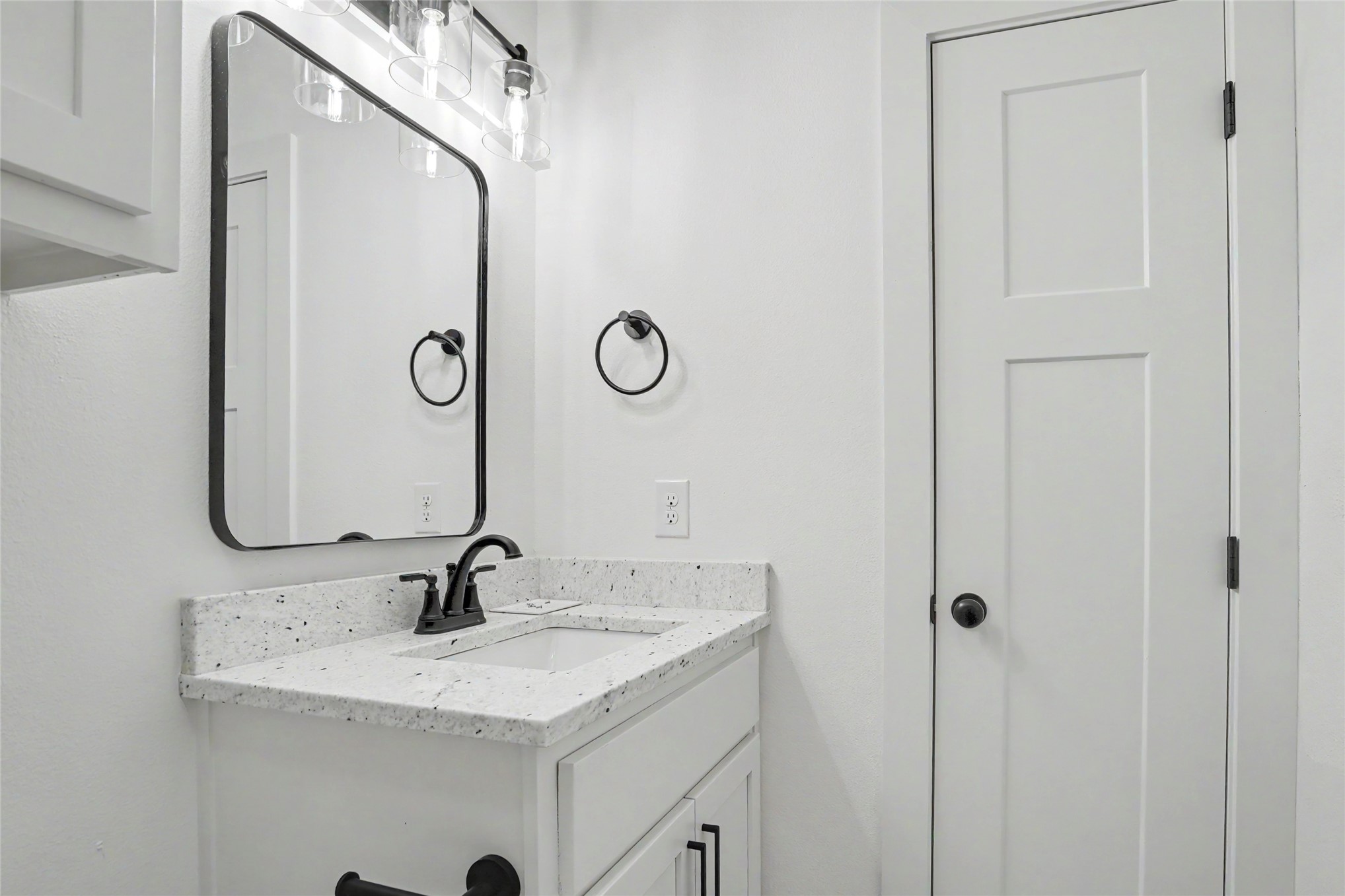 1445 S 4260 Road Property Photo 24