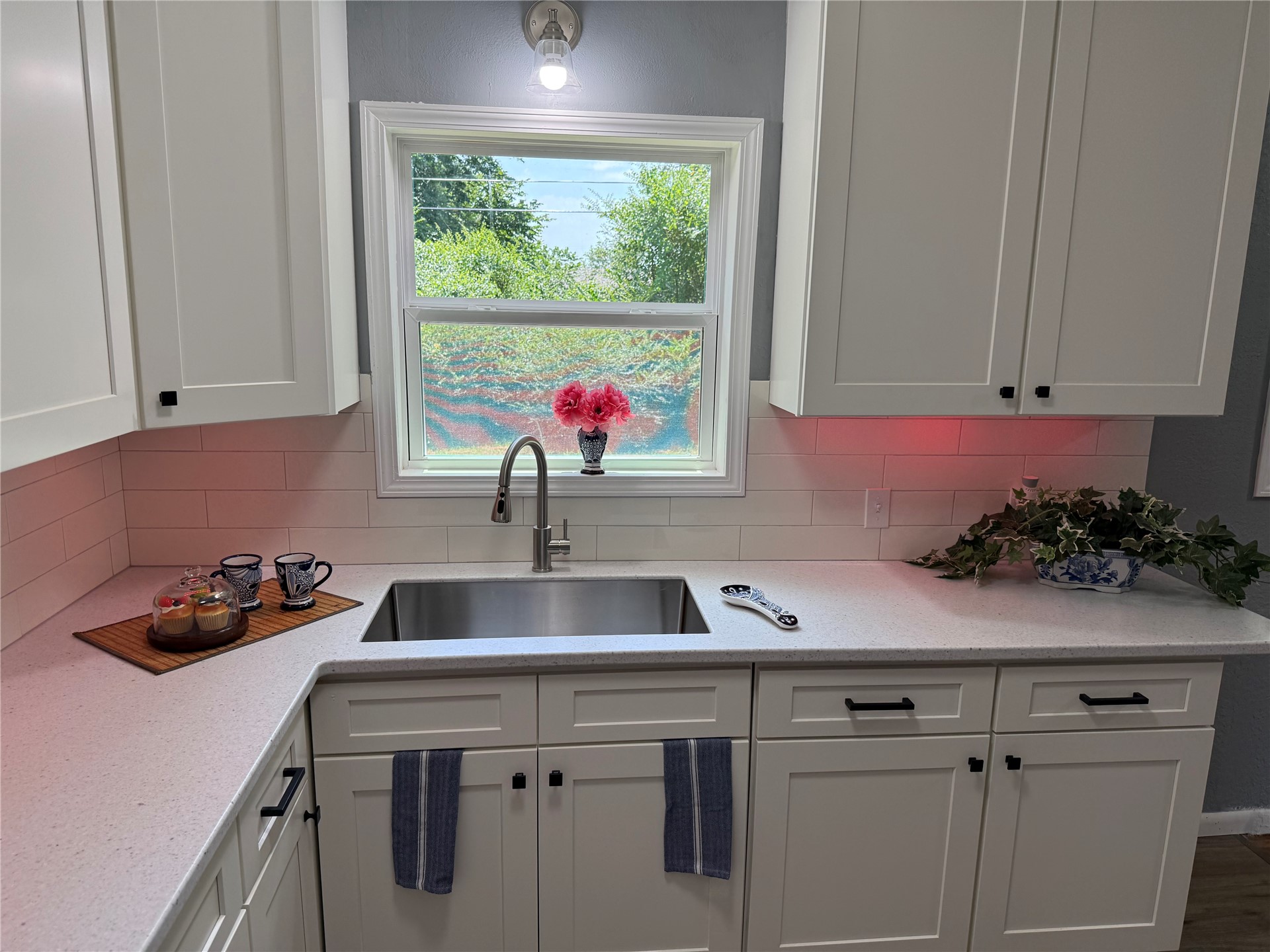 604 E 54th Street N Property Photo 2