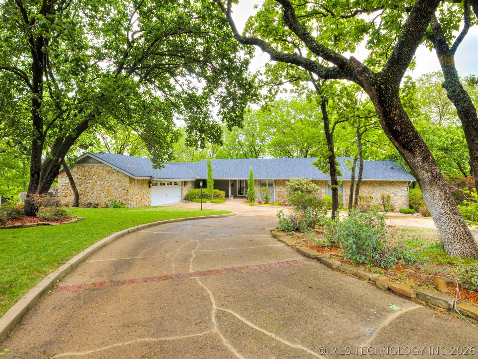 1201 Dogwood Court Property Photo 3
