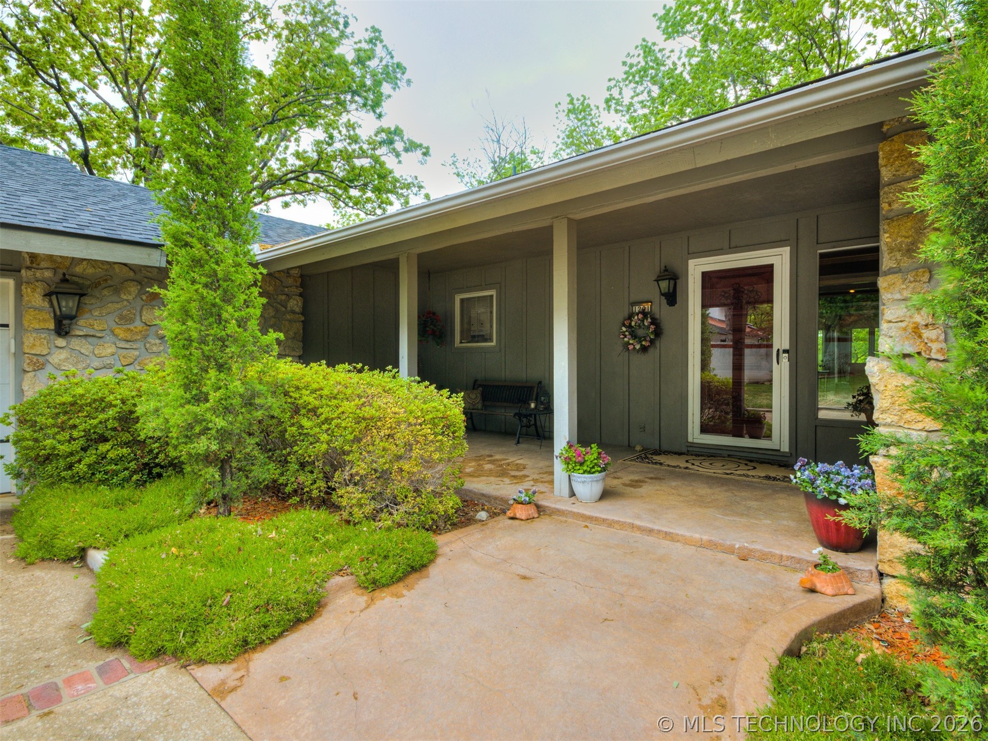 1201 Dogwood Court Property Photo 5