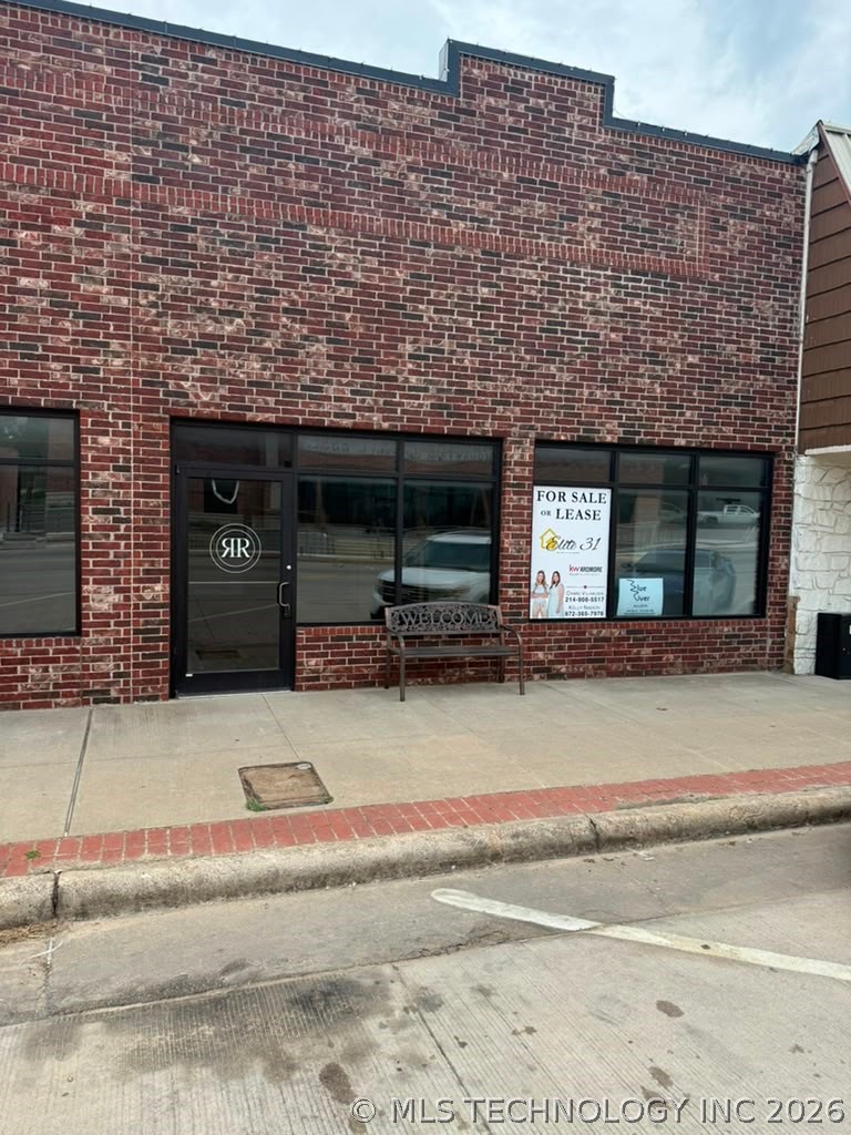 318 W Main Street Property Photo 1