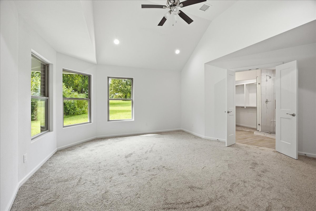 400 W 54th Street Property Photo 14