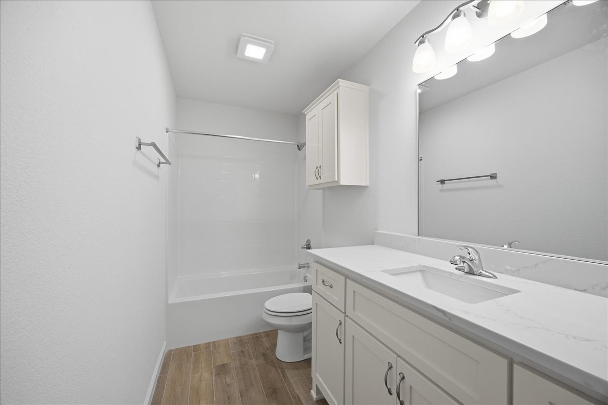 400 W 54th Street Property Photo 27