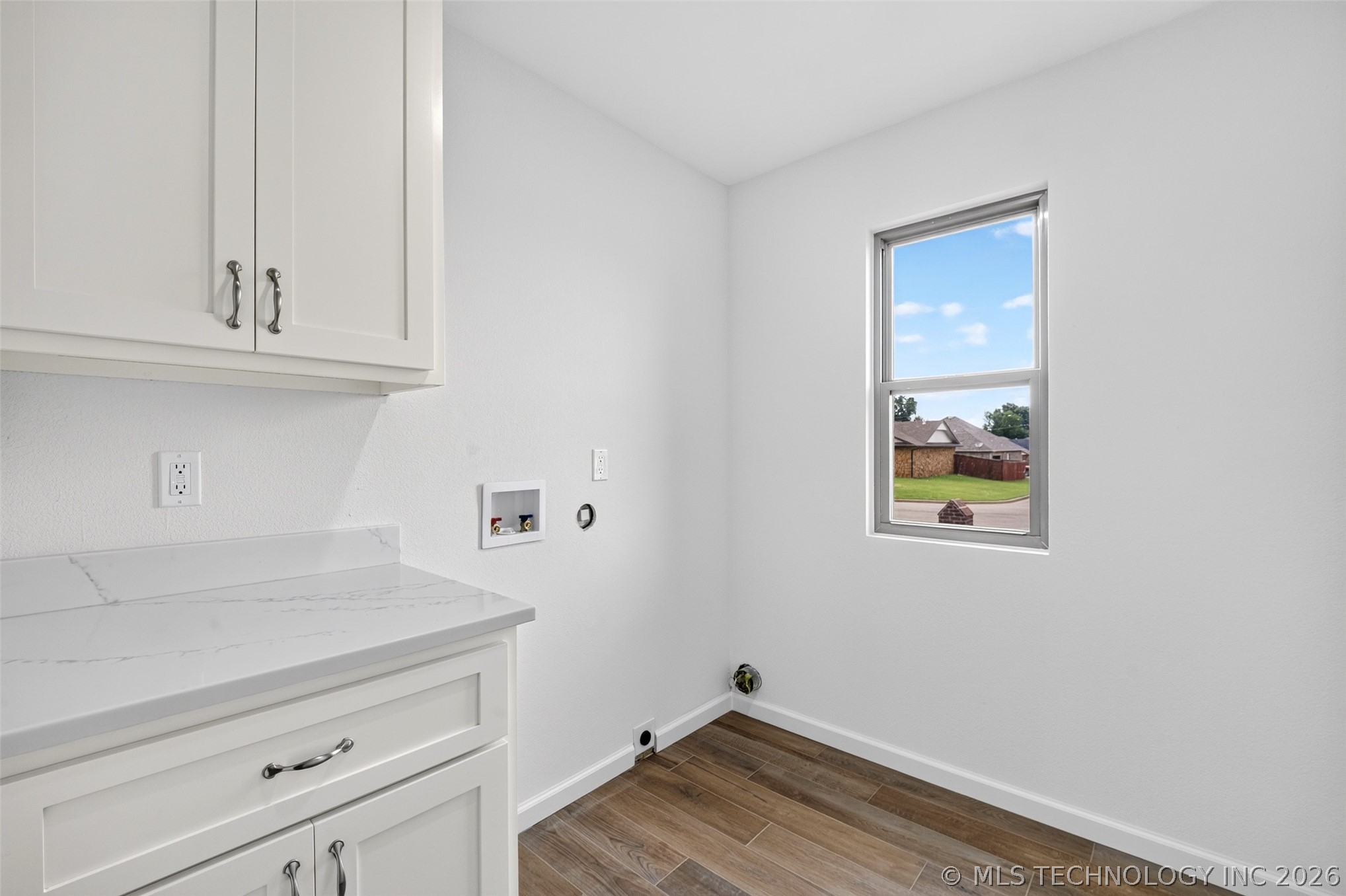 400 W 54th Street Property Photo 29