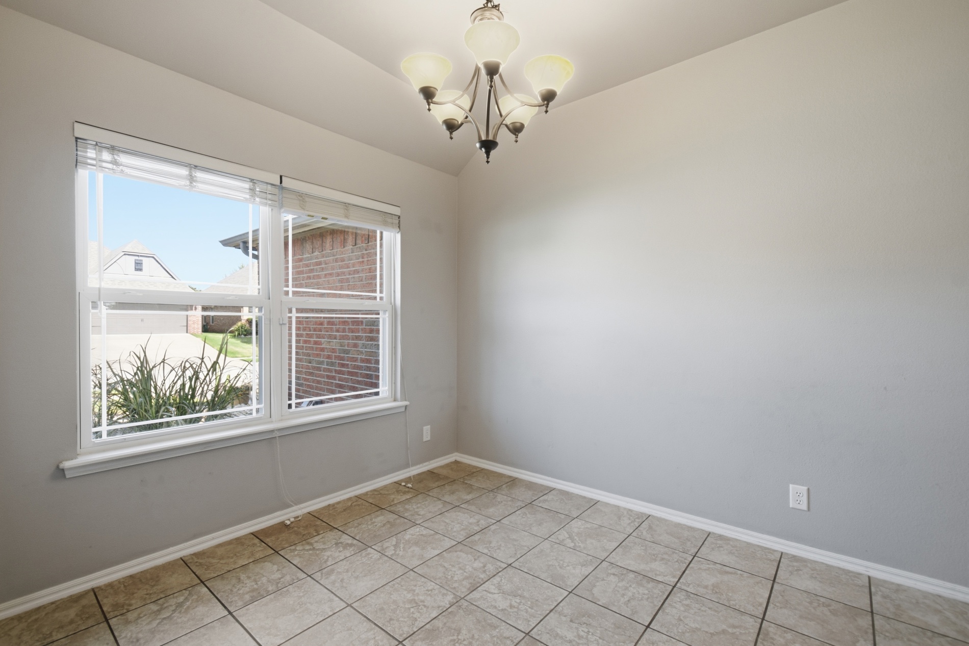 13306 S 21st Court Property Photo 7