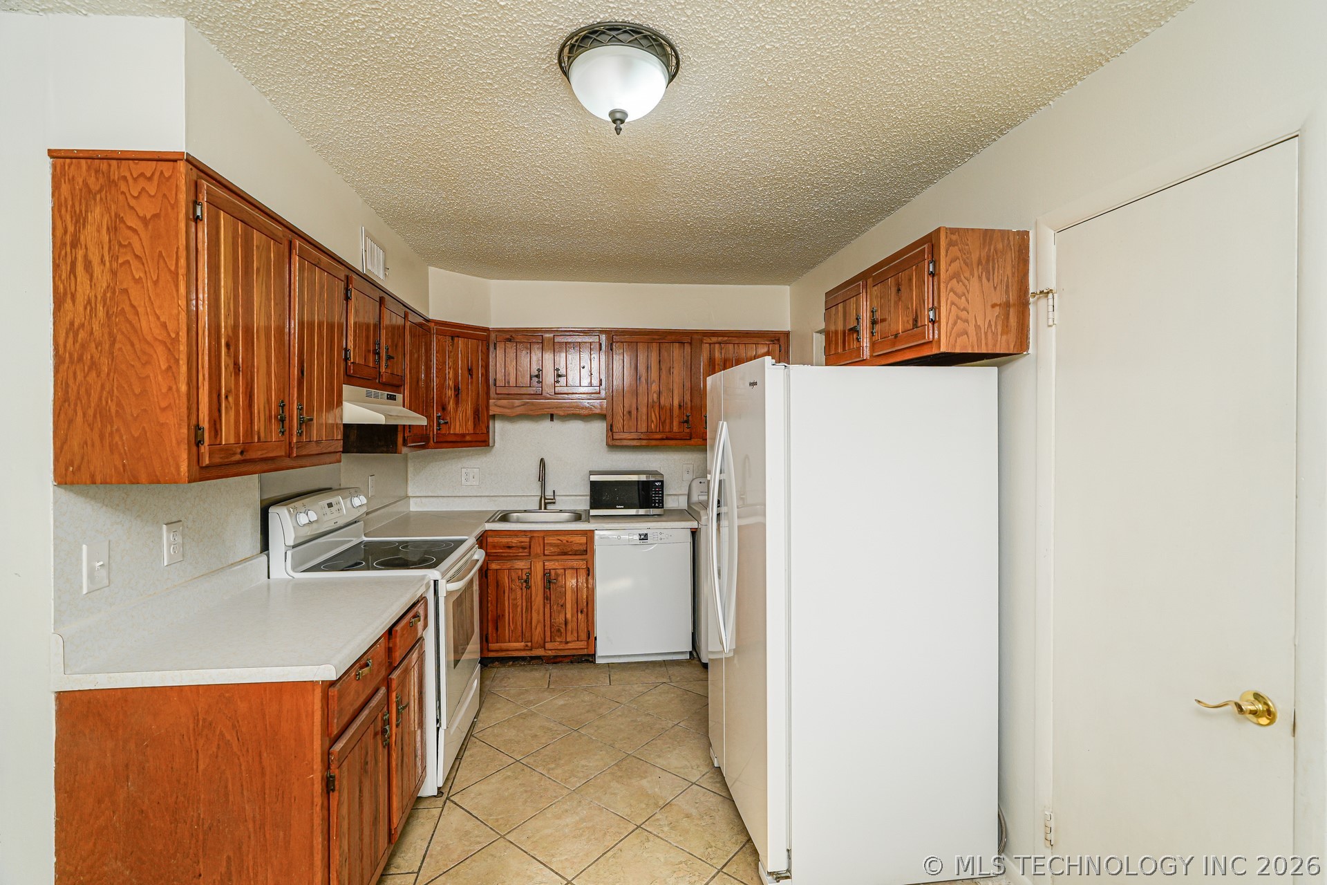 44 S 200th East Avenue Property Photo 2
