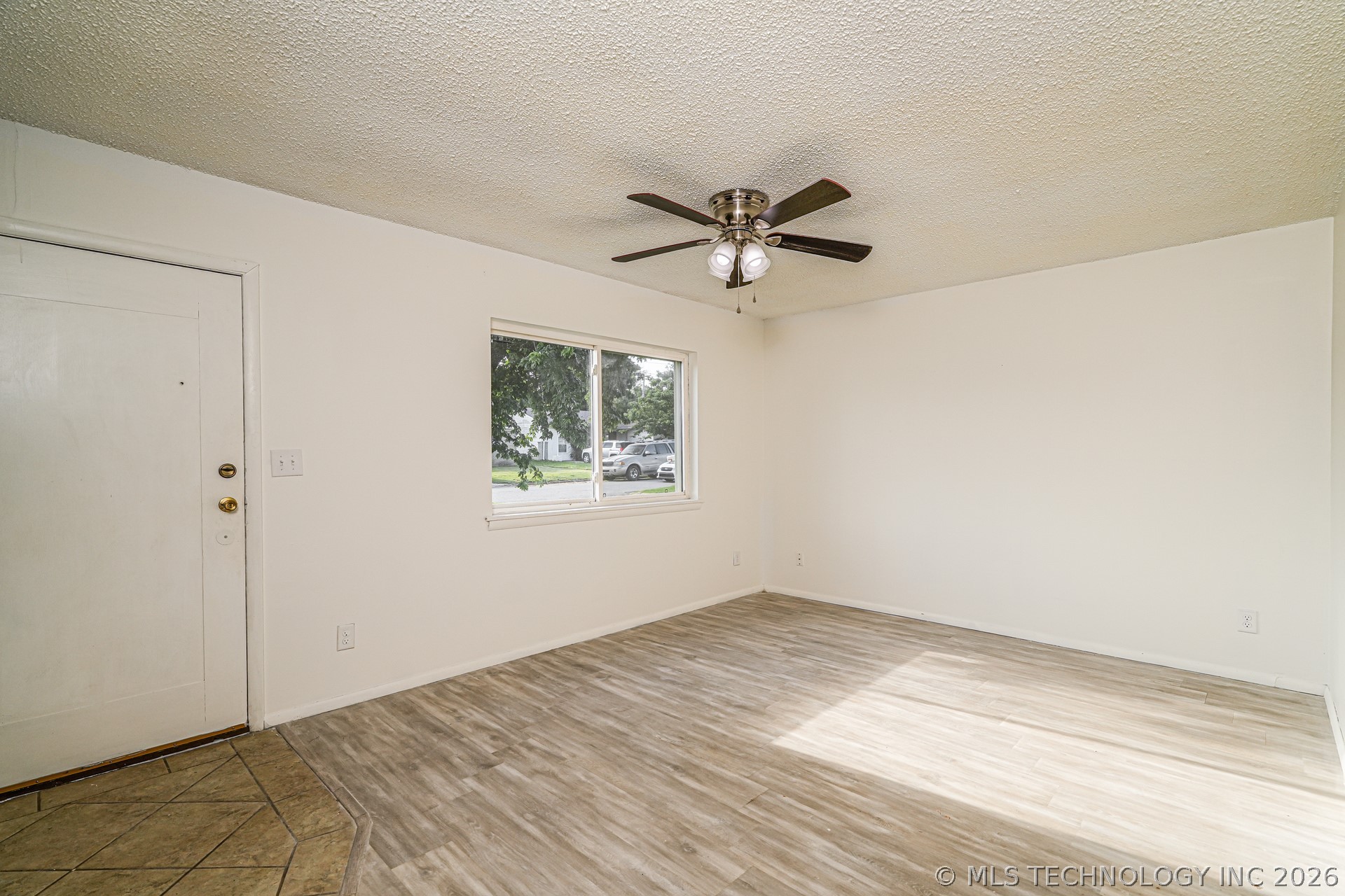 44 S 200th East Avenue Property Photo 3