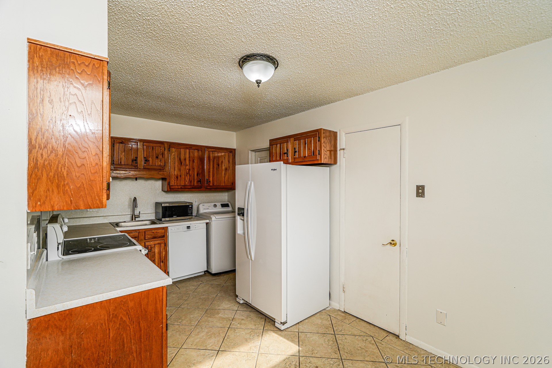 44 S 200th East Avenue Property Photo 7