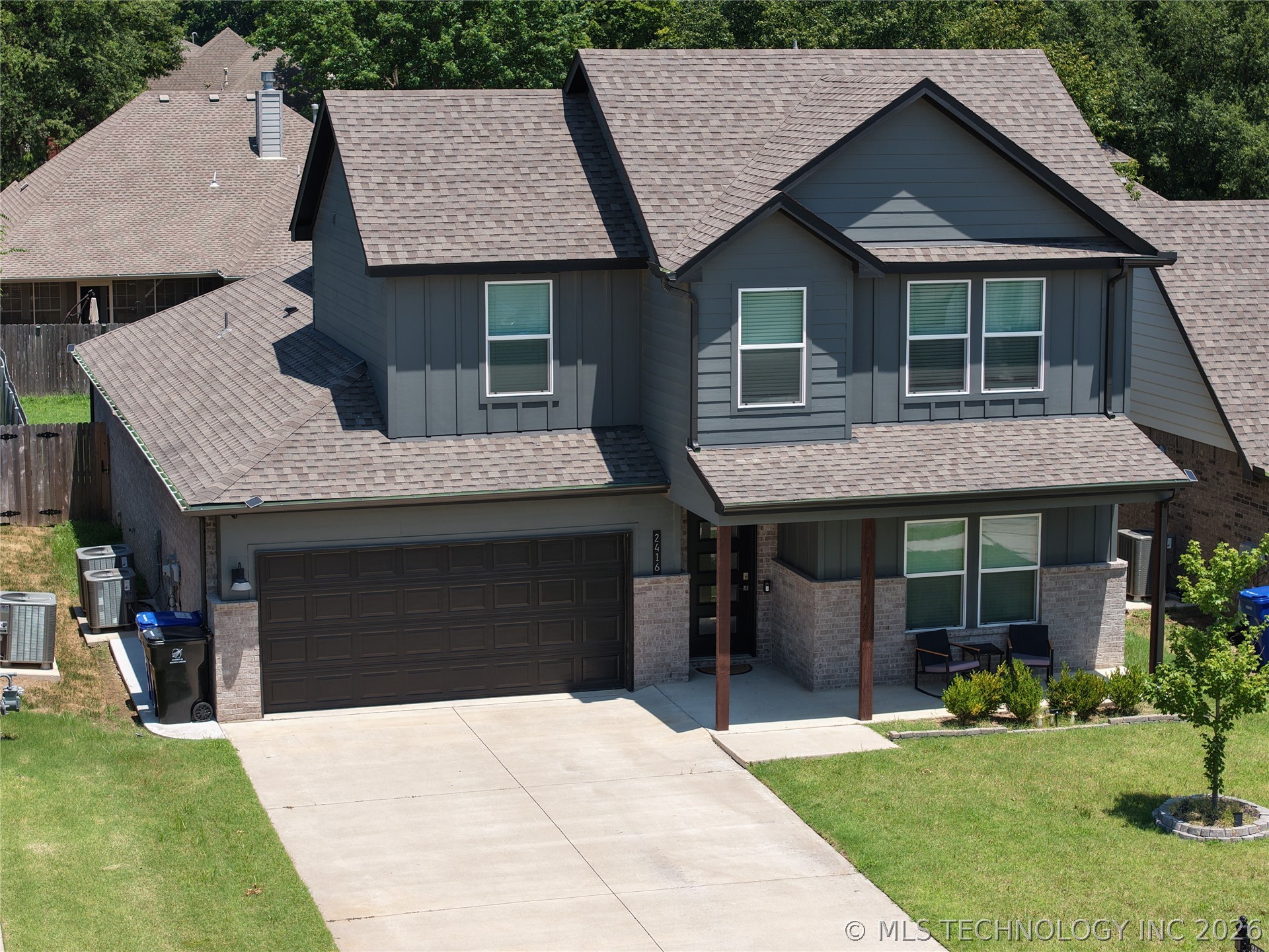2416 W Birmingham Street Property Photo 1