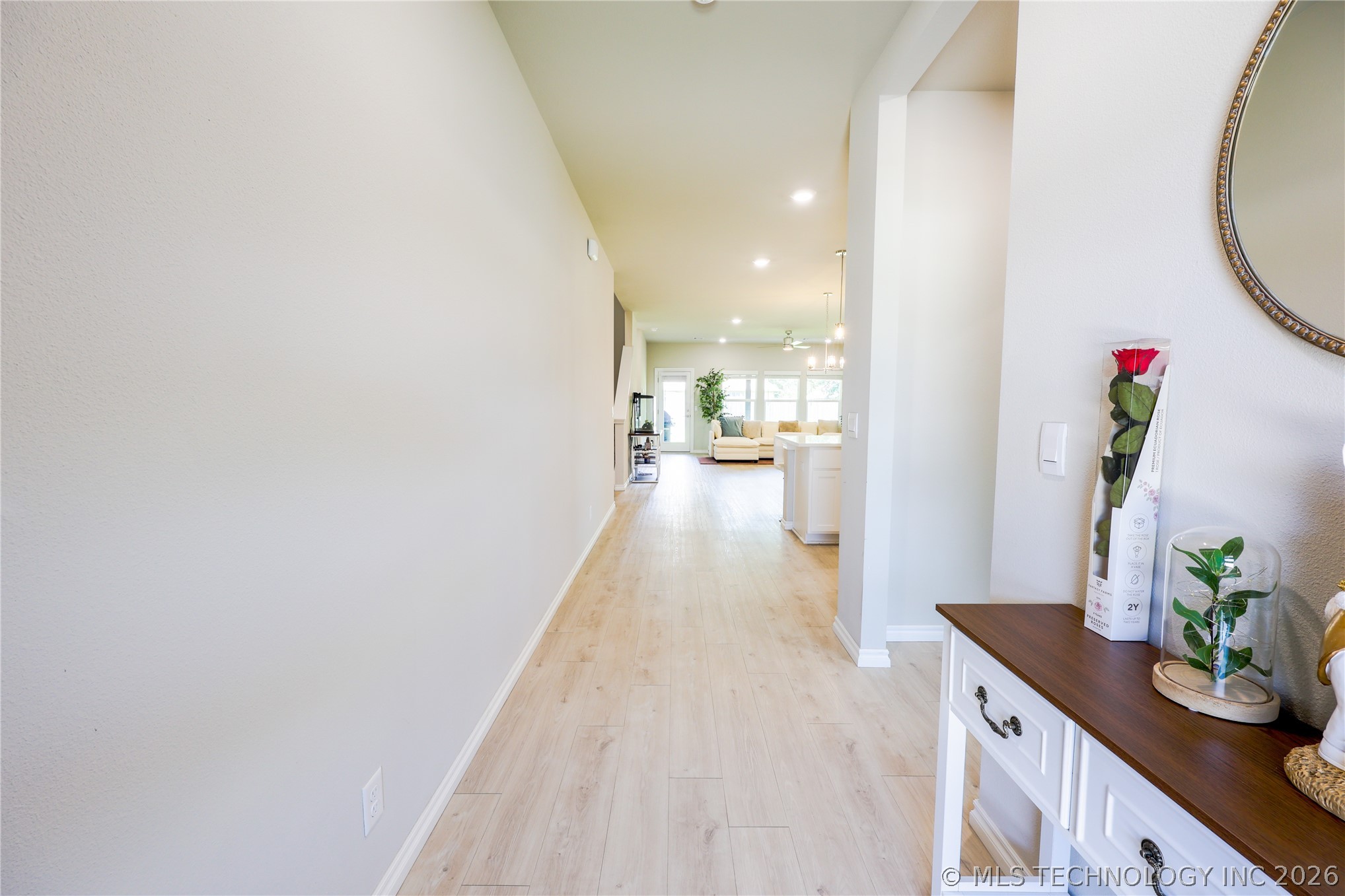 2416 W Birmingham Street Property Photo 3