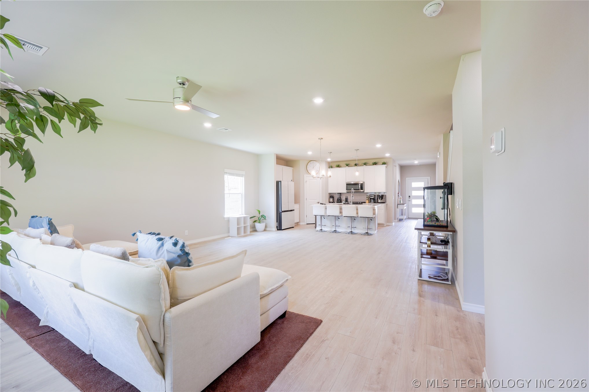 2416 W Birmingham Street Property Photo 10