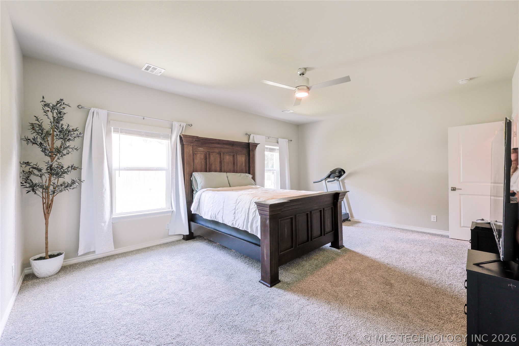 2416 W Birmingham Street Property Photo 11