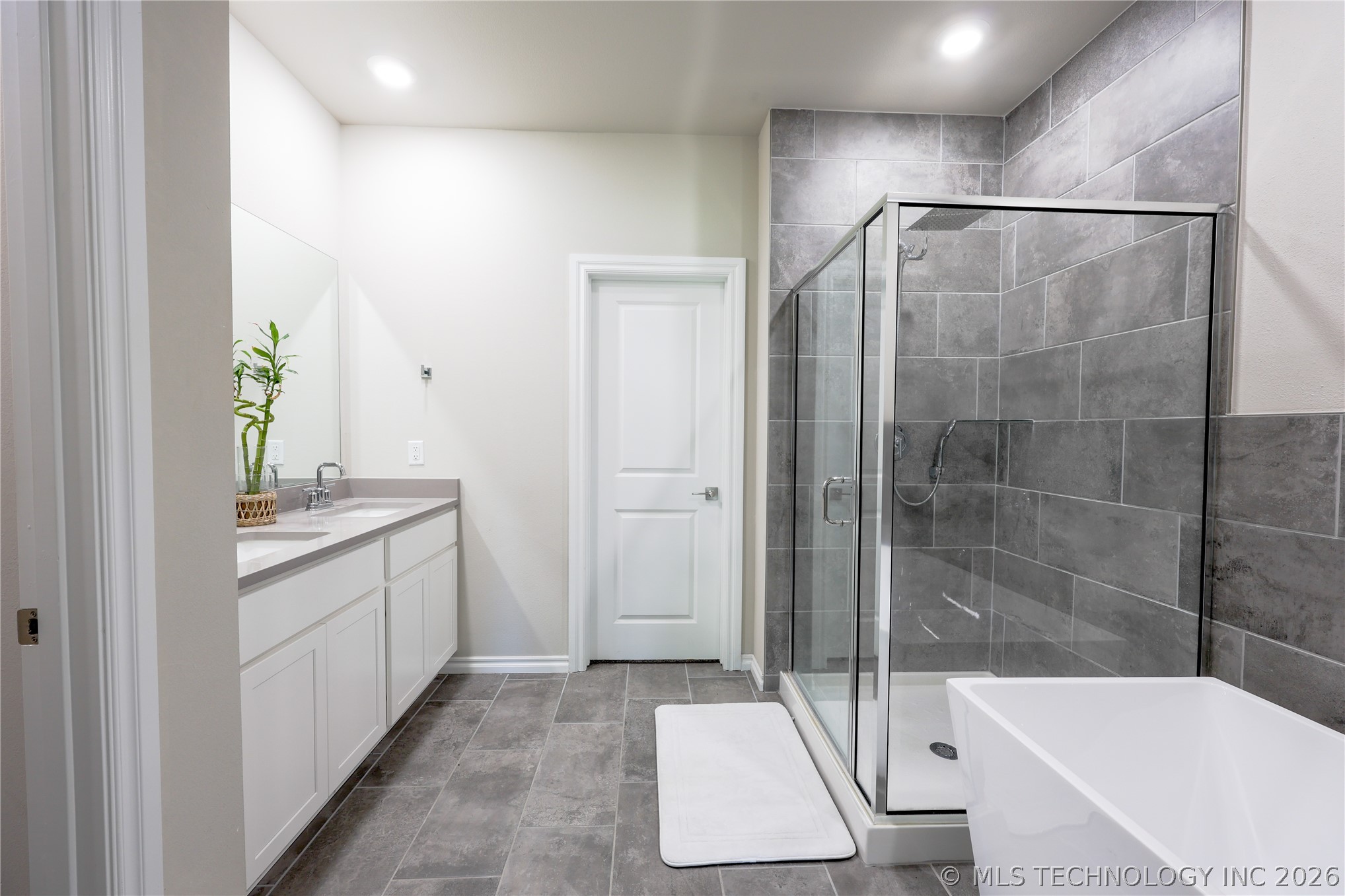 2416 W Birmingham Street Property Photo 12