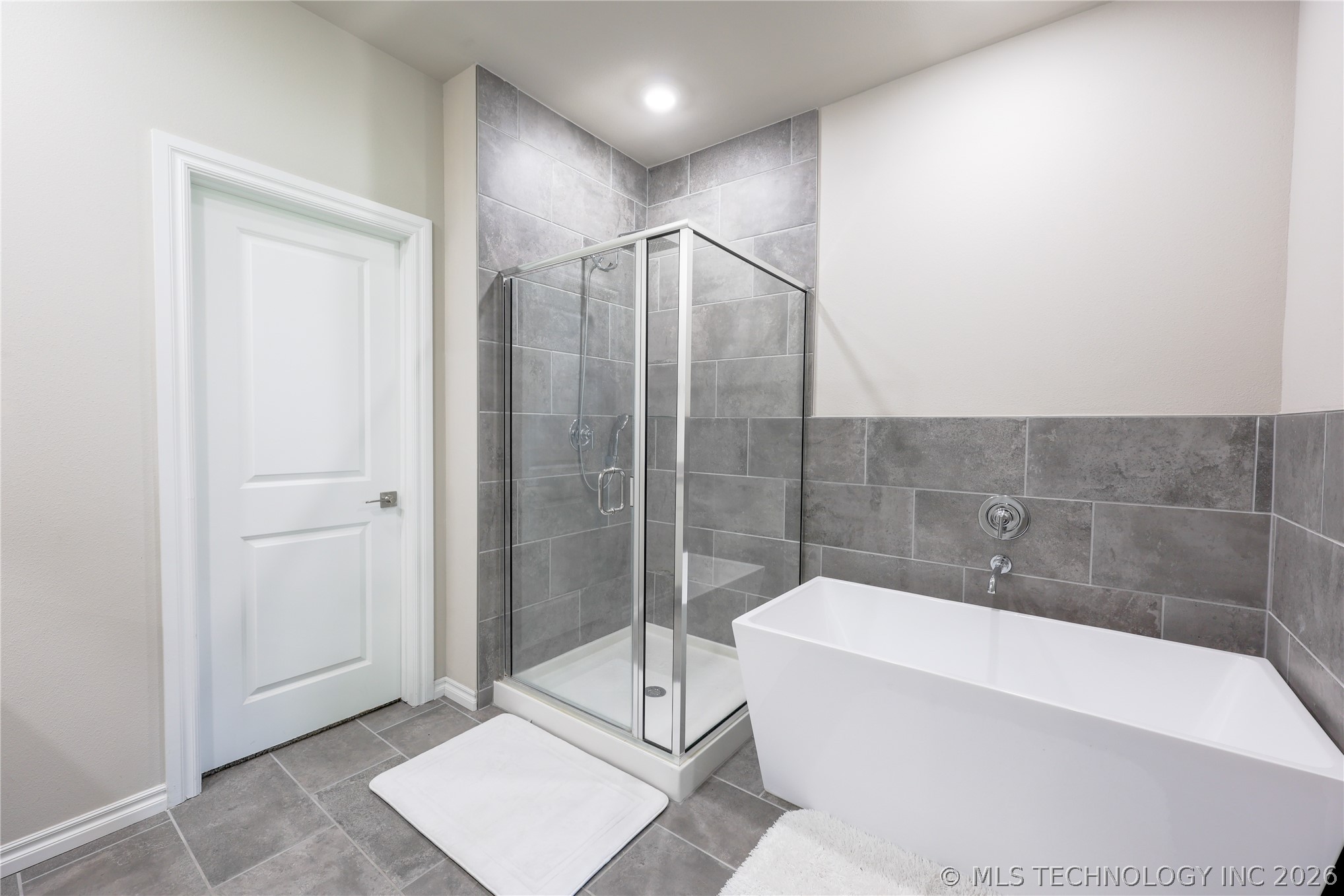 2416 W Birmingham Street Property Photo 13