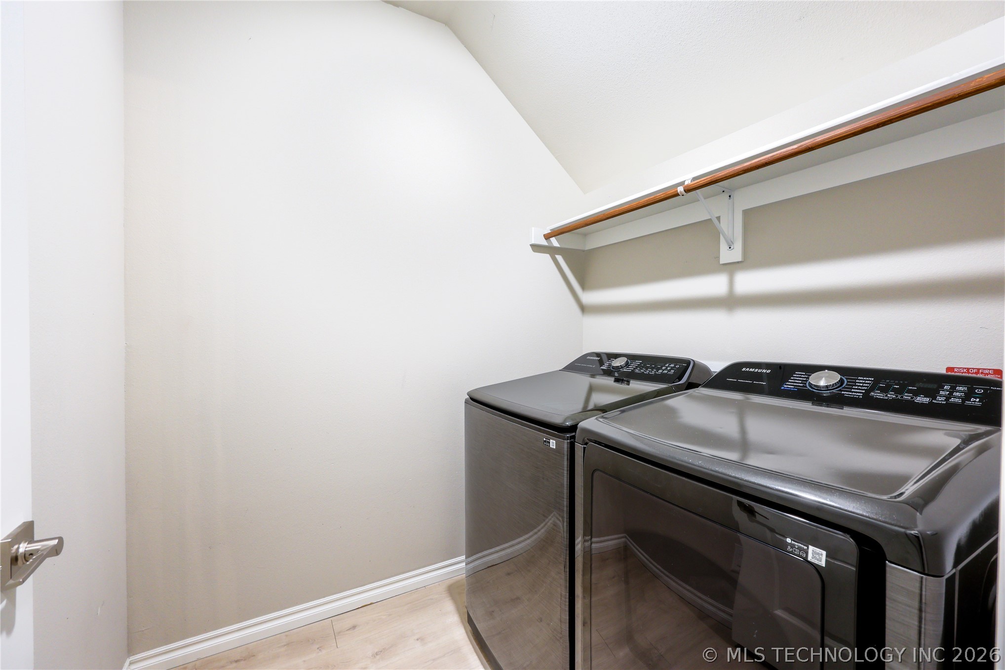 2416 W Birmingham Street Property Photo 16