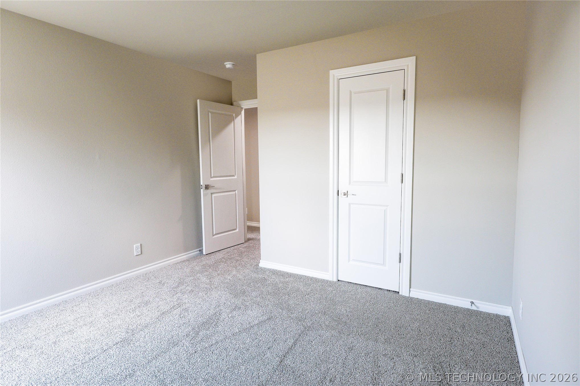 2416 W Birmingham Street Property Photo 21