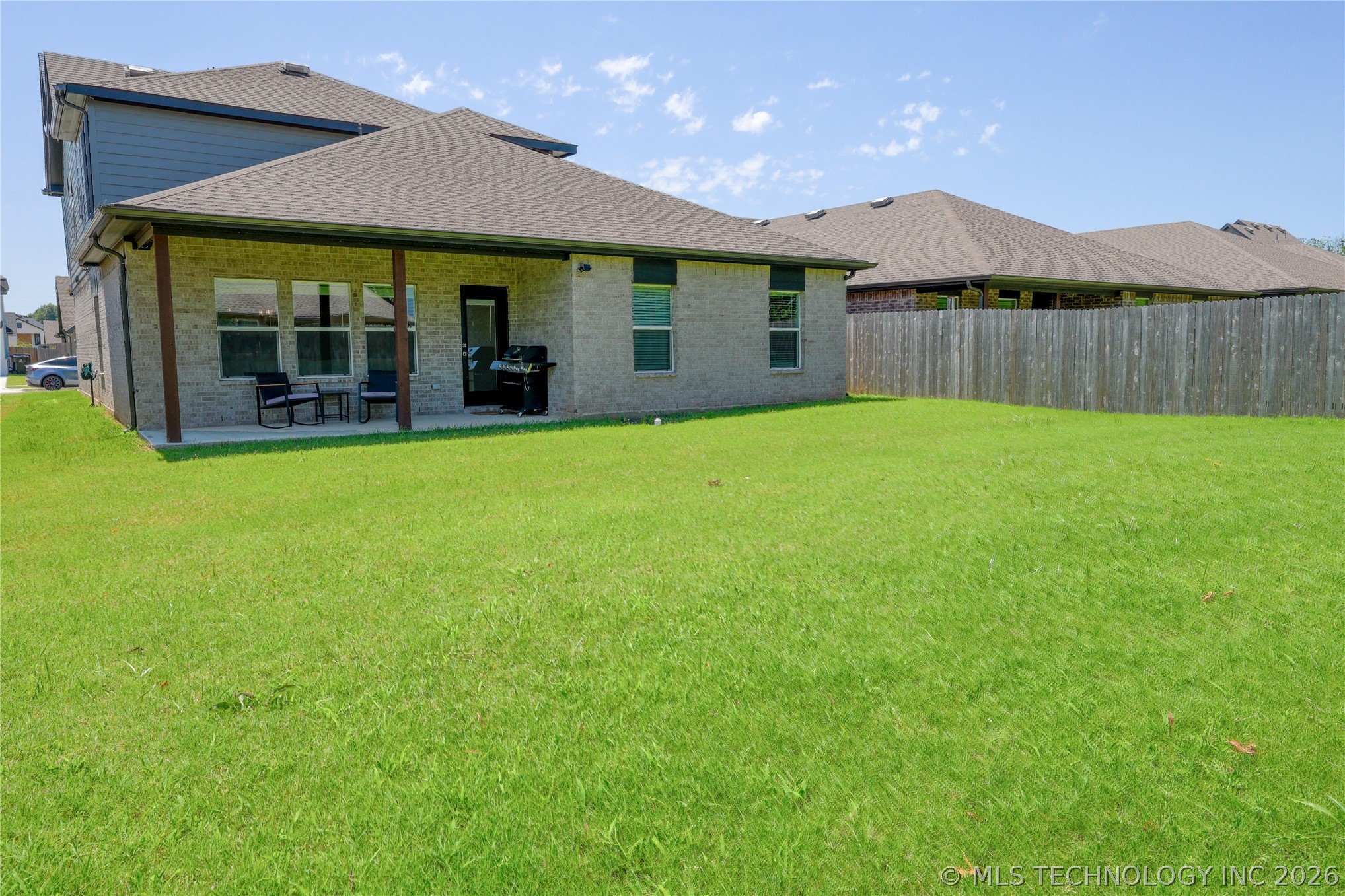 2416 W Birmingham Street Property Photo 23