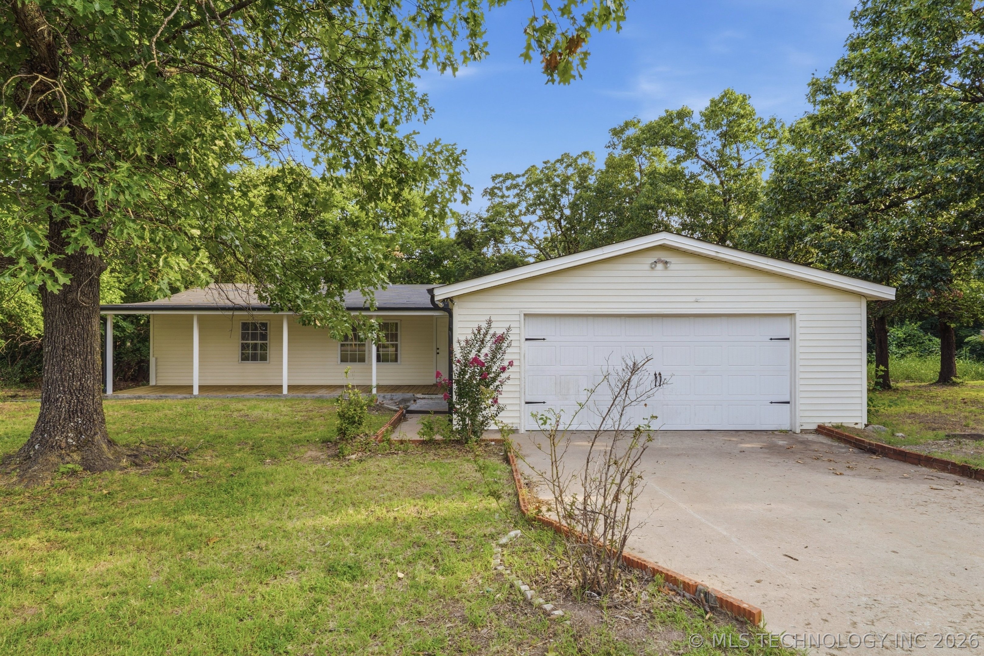 20601 E 440 Road Property Photo 1