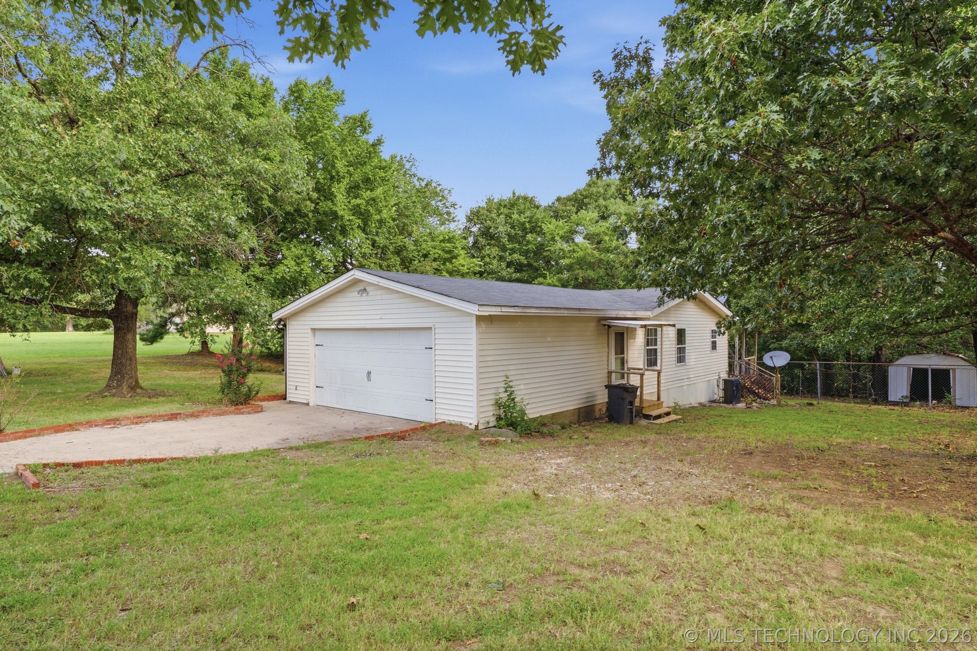 20601 E 440 Road Property Photo 3