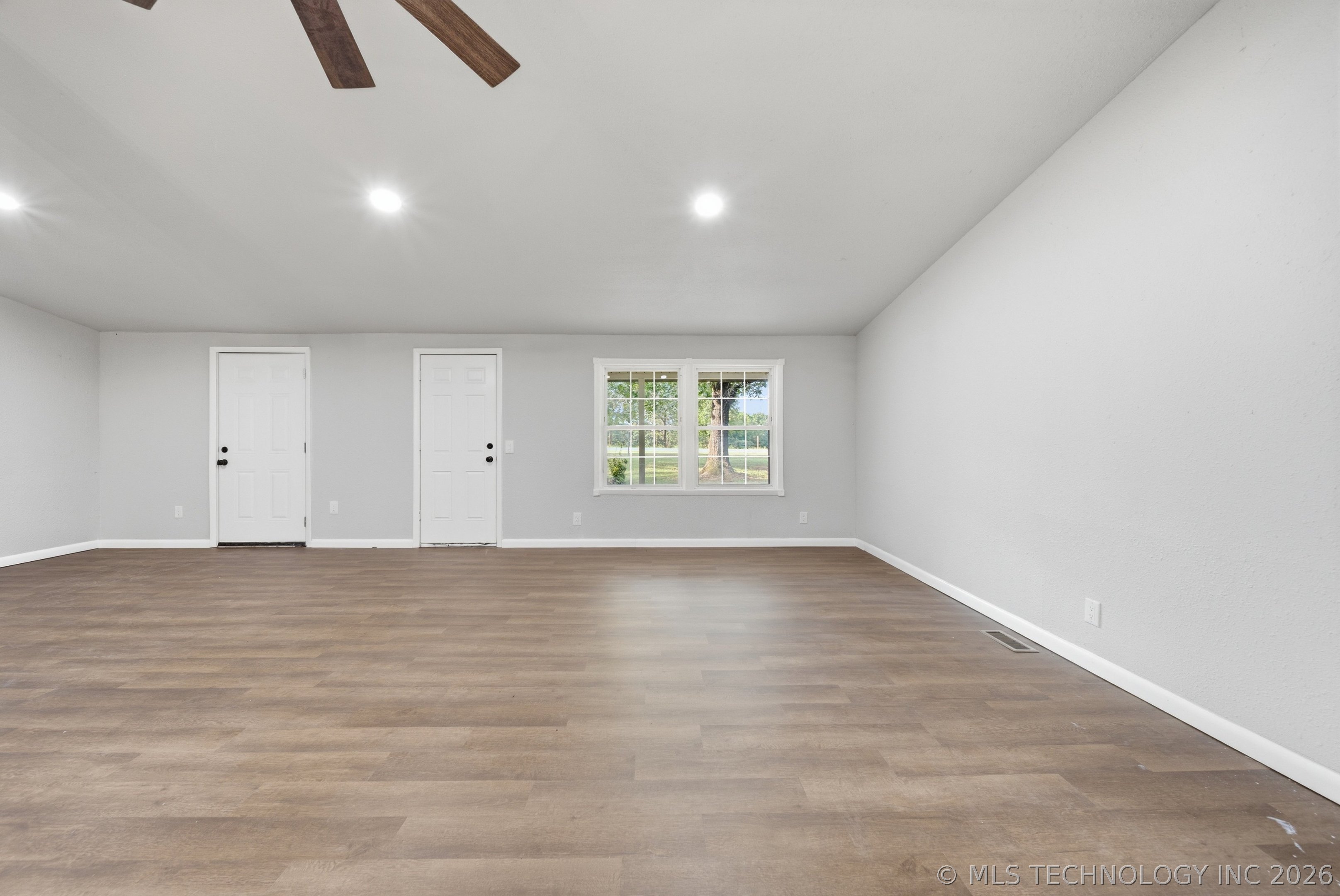 20601 E 440 Road Property Photo 8