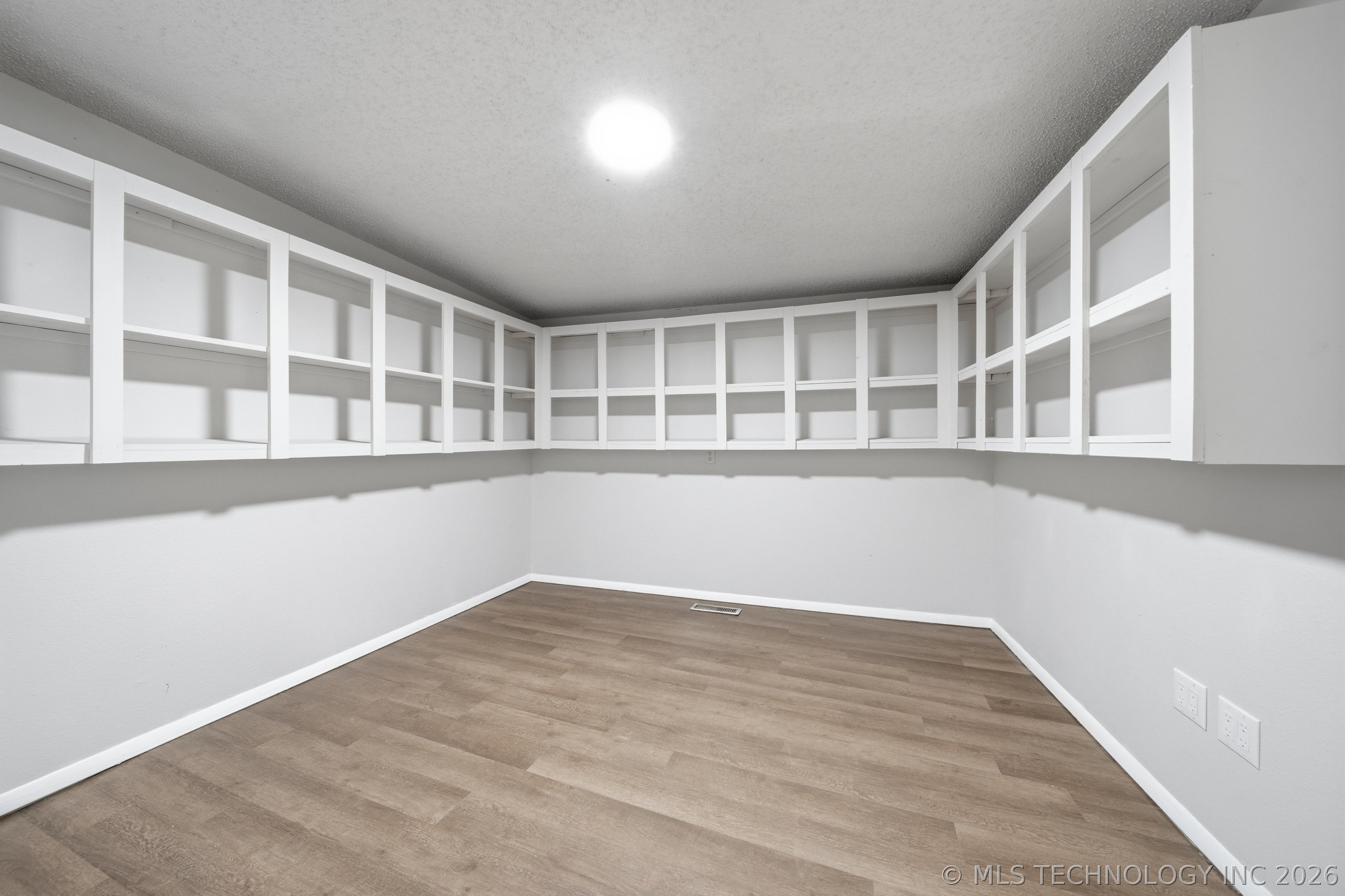 20601 E 440 Road Property Photo 25