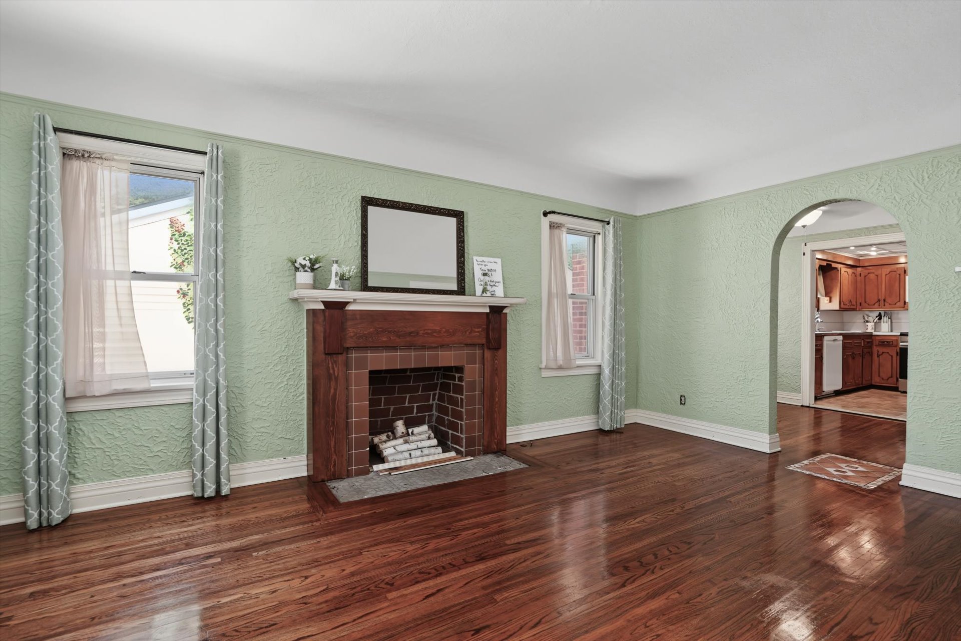 1315 S New Haven Avenue Property Photo 7