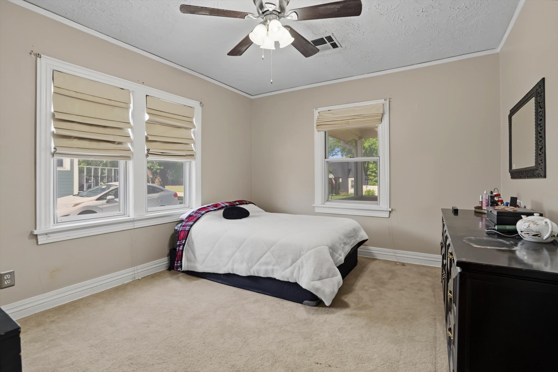 1315 S New Haven Avenue Property Photo 17