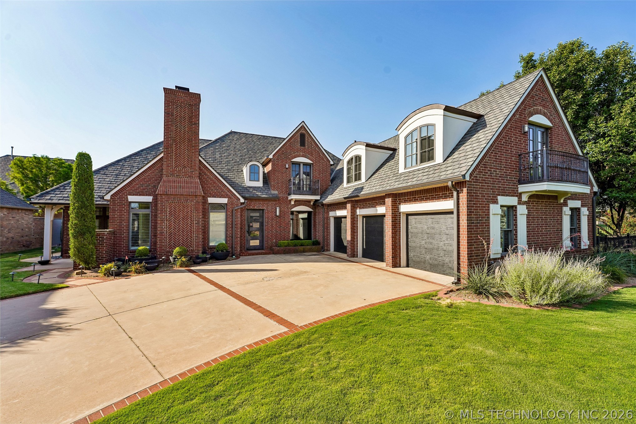 14813 Hollyhock Drive Property Photo 2