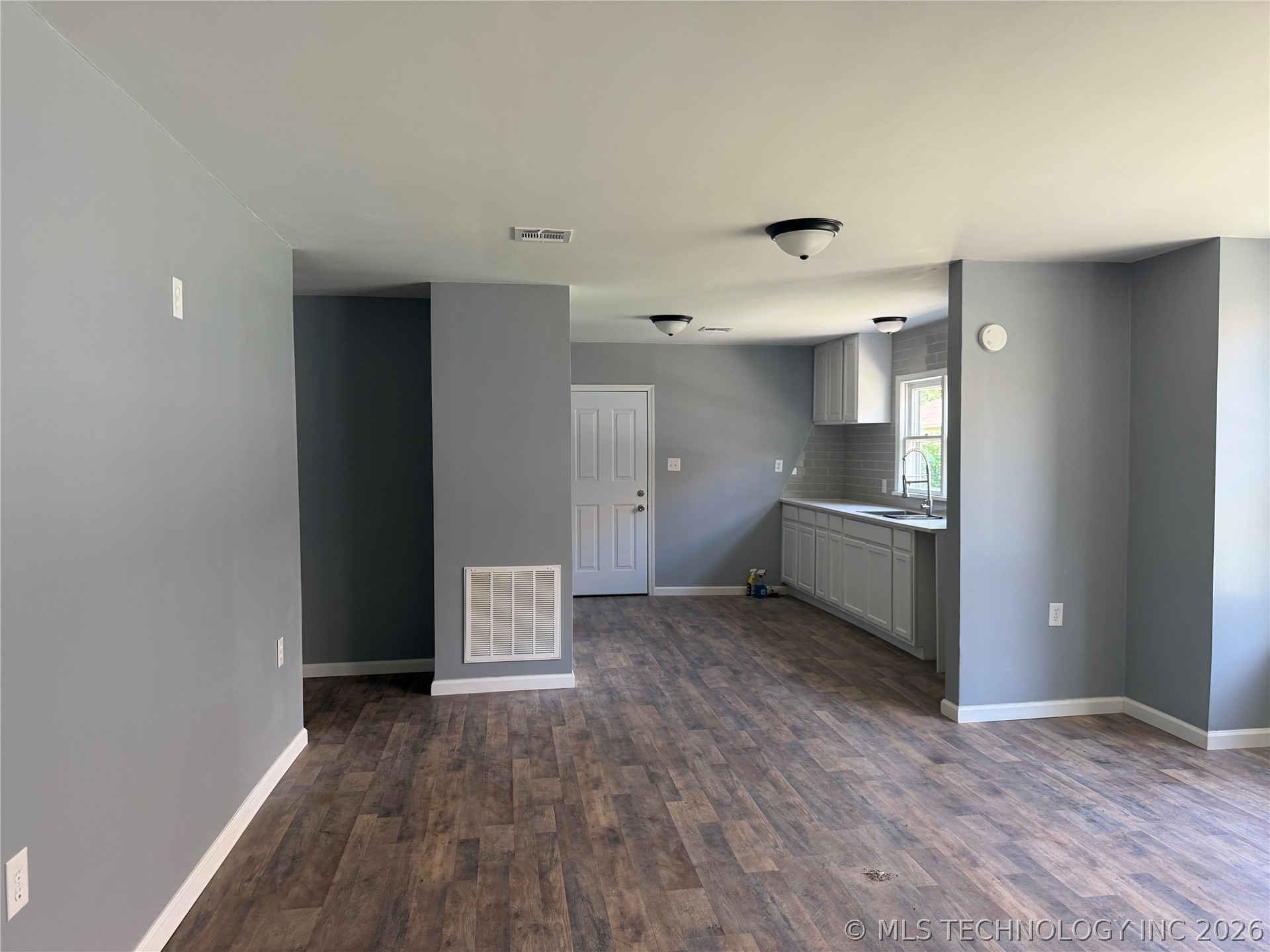 805 N J Street Property Photo 3