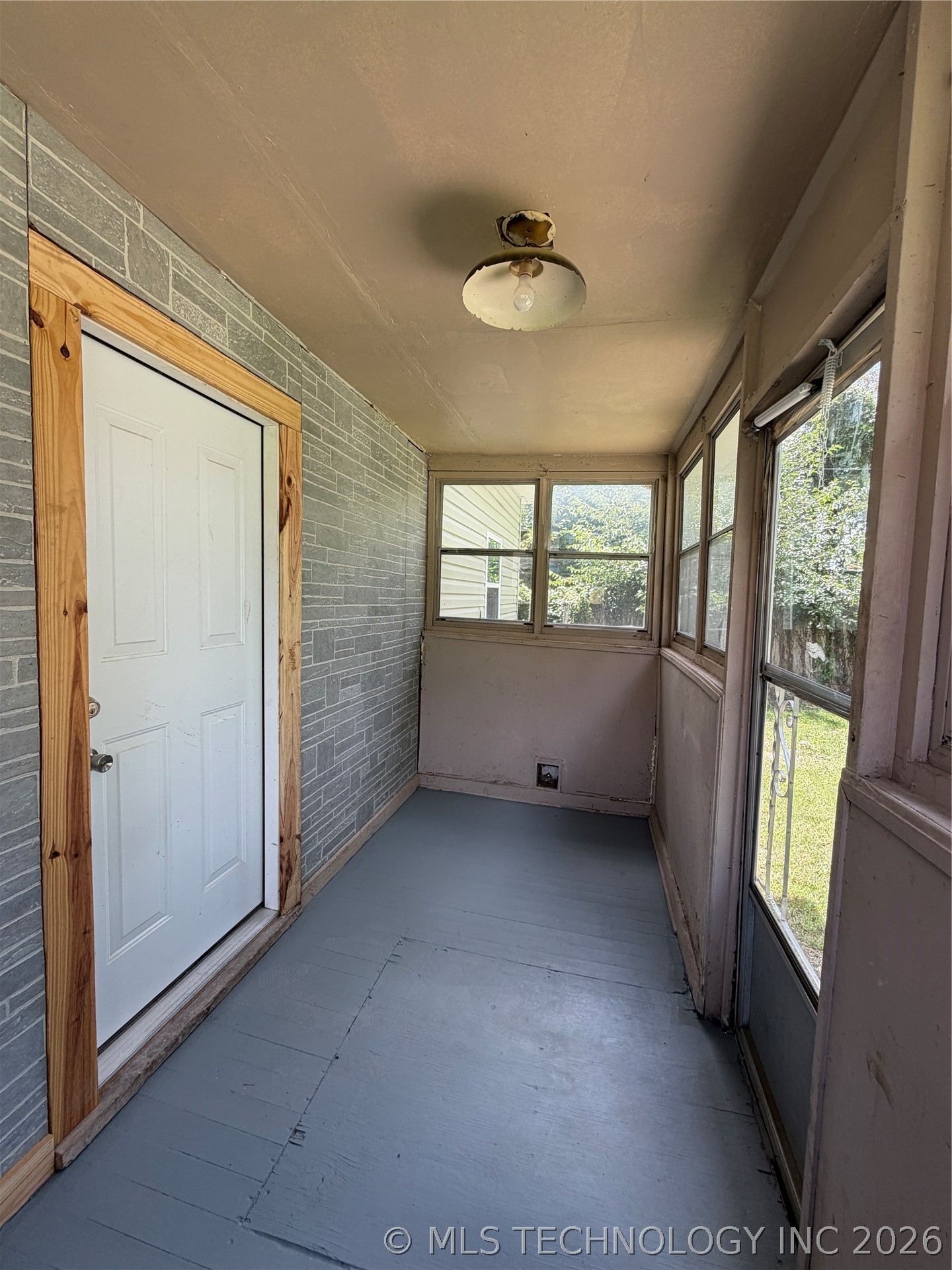 805 N J Street Property Photo 16