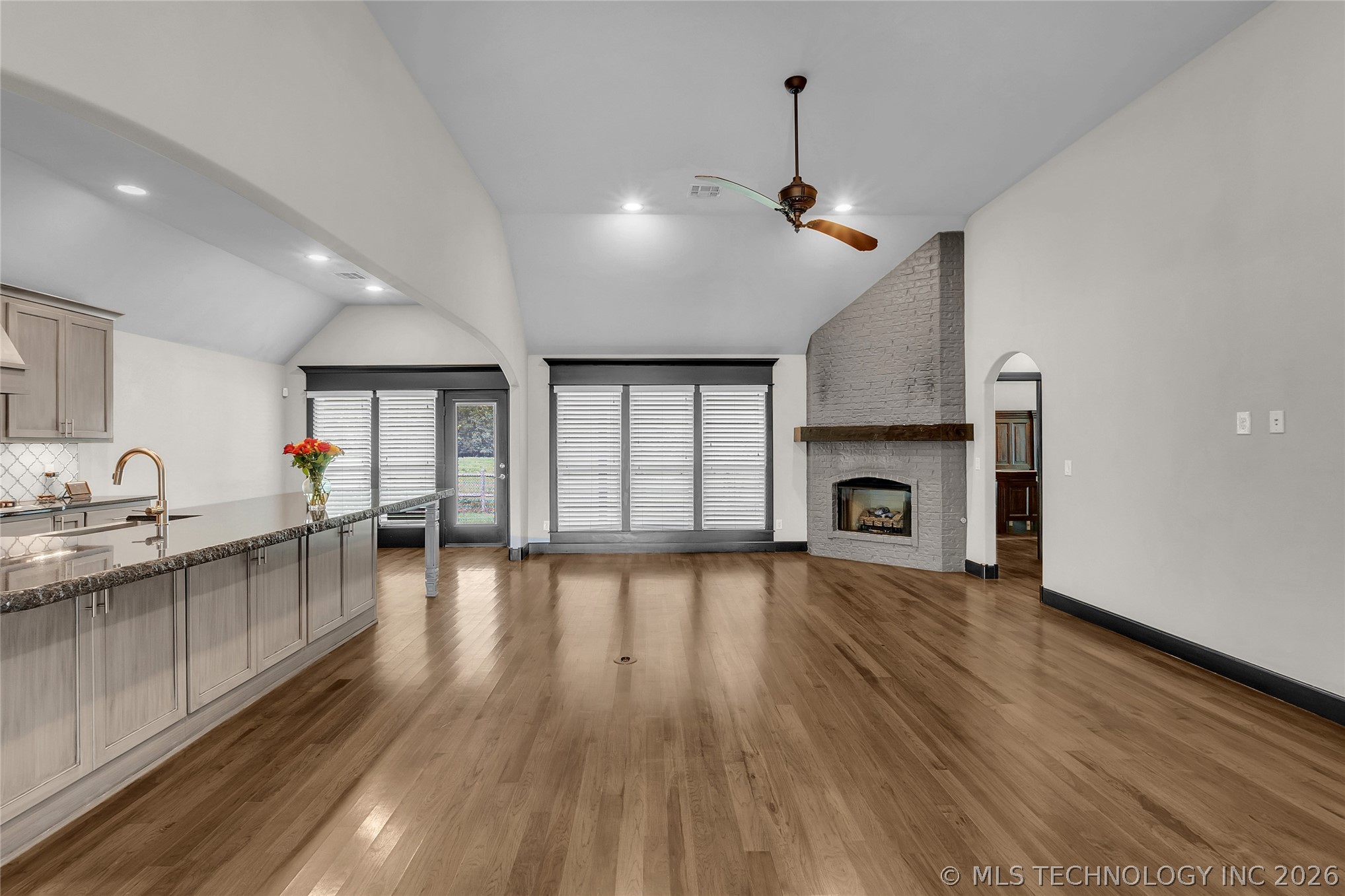 3915 S 15th Place Property Photo 10