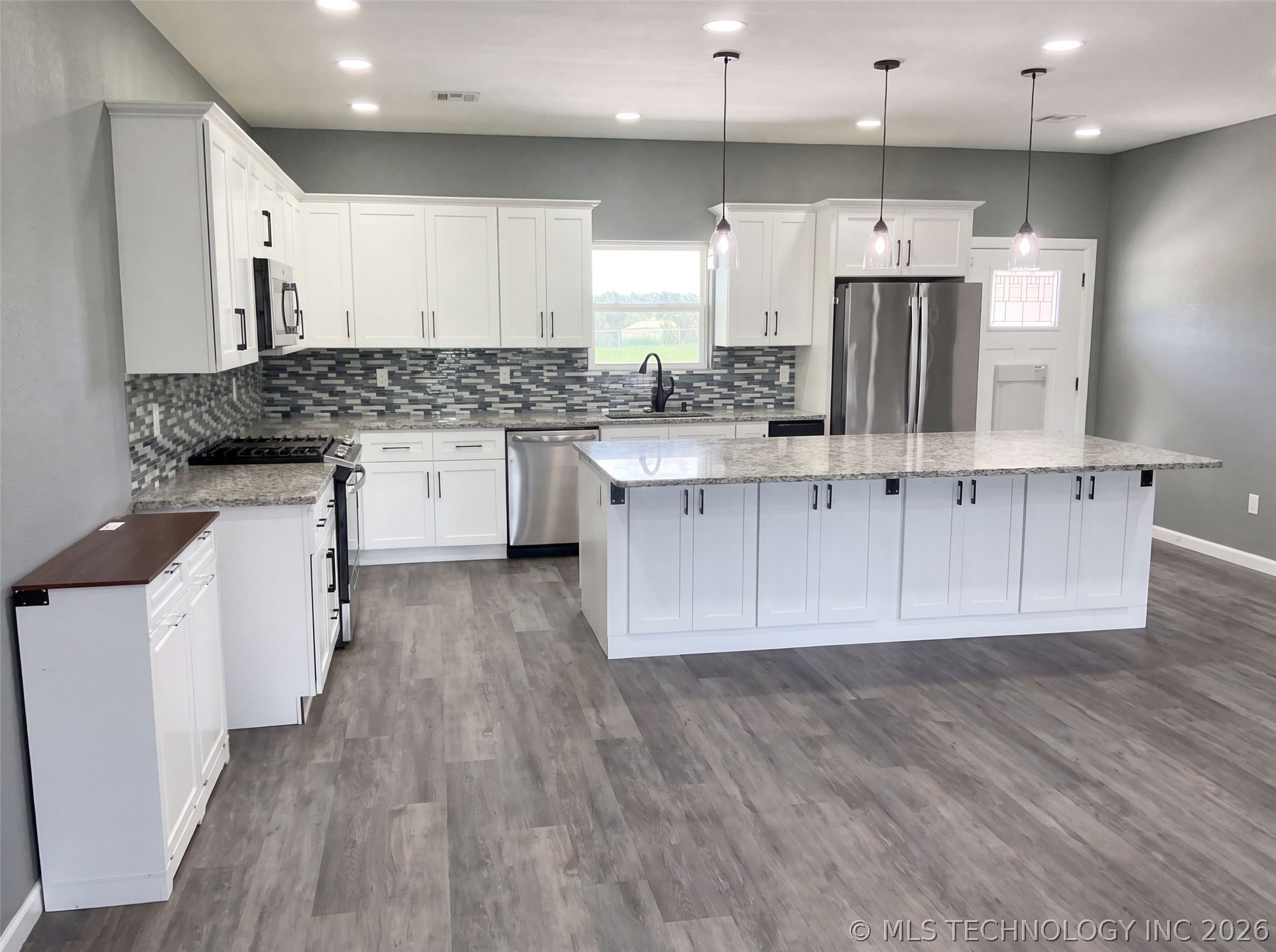 1950 E 474 Street Property Photo 2