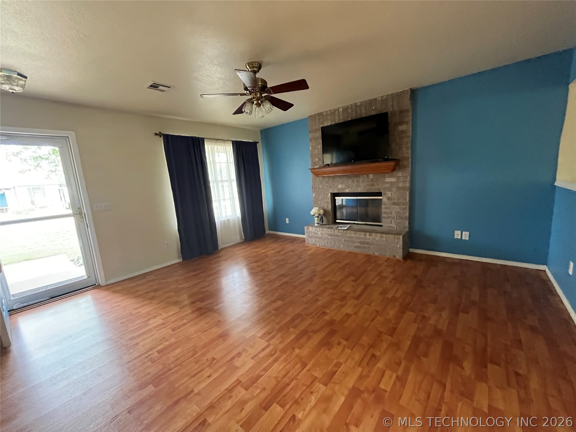 1331 E Bryan Avenue Property Photo 3