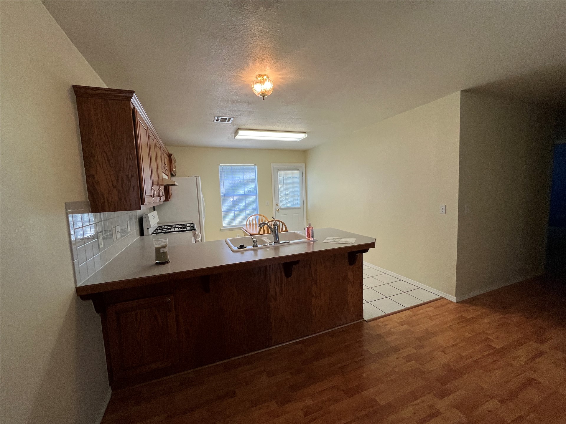 1331 E Bryan Avenue Property Photo 7