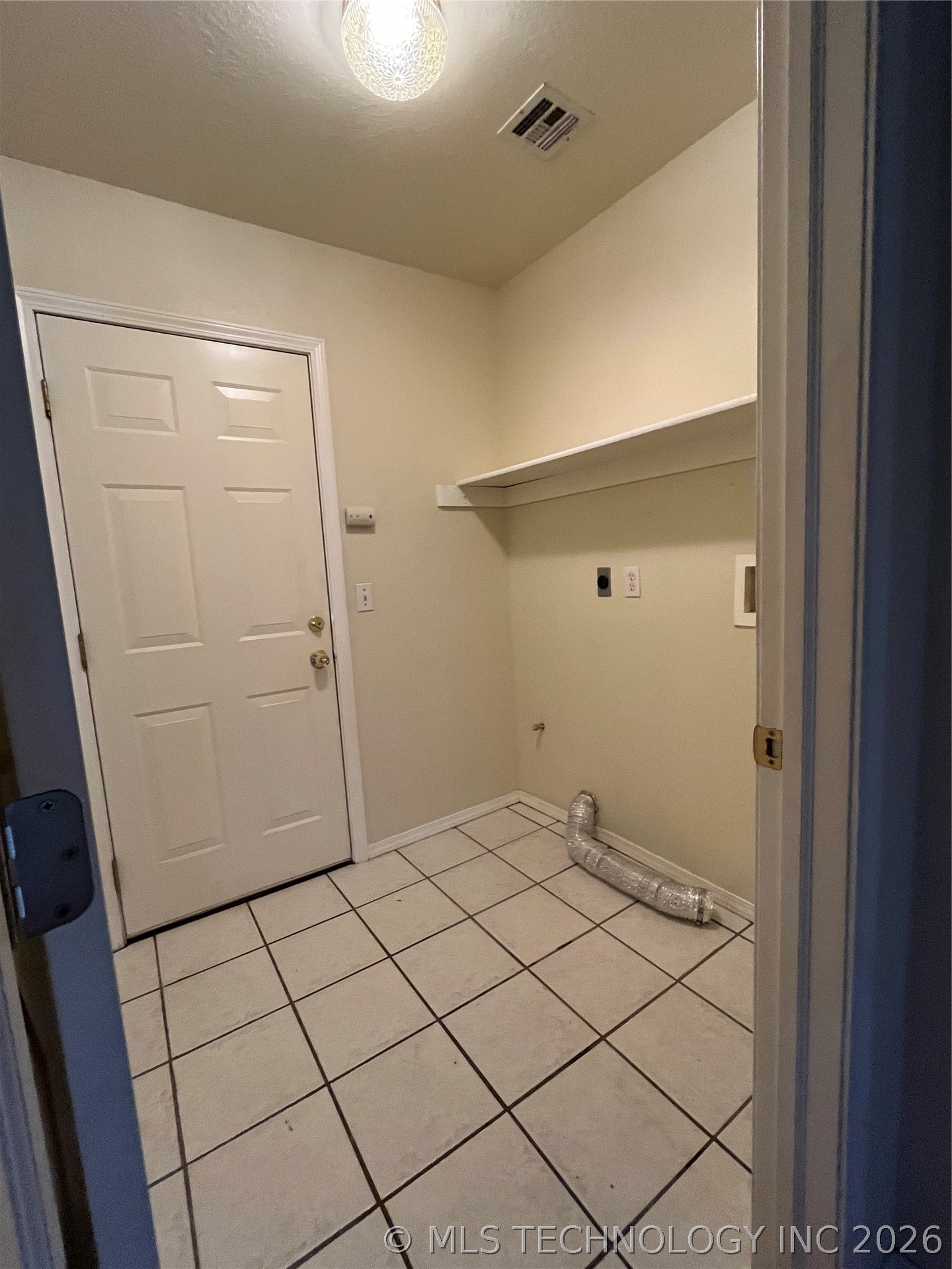 1331 E Bryan Avenue Property Photo 16