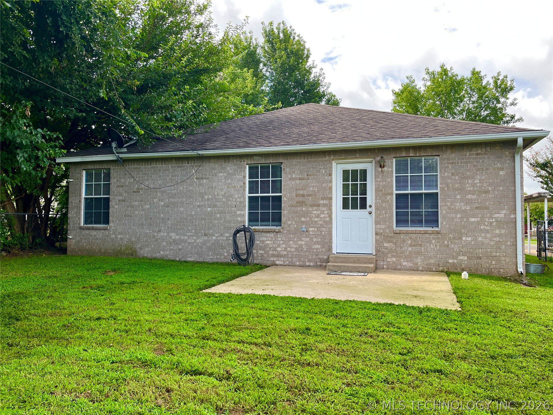 1331 E Bryan Avenue Property Photo 18