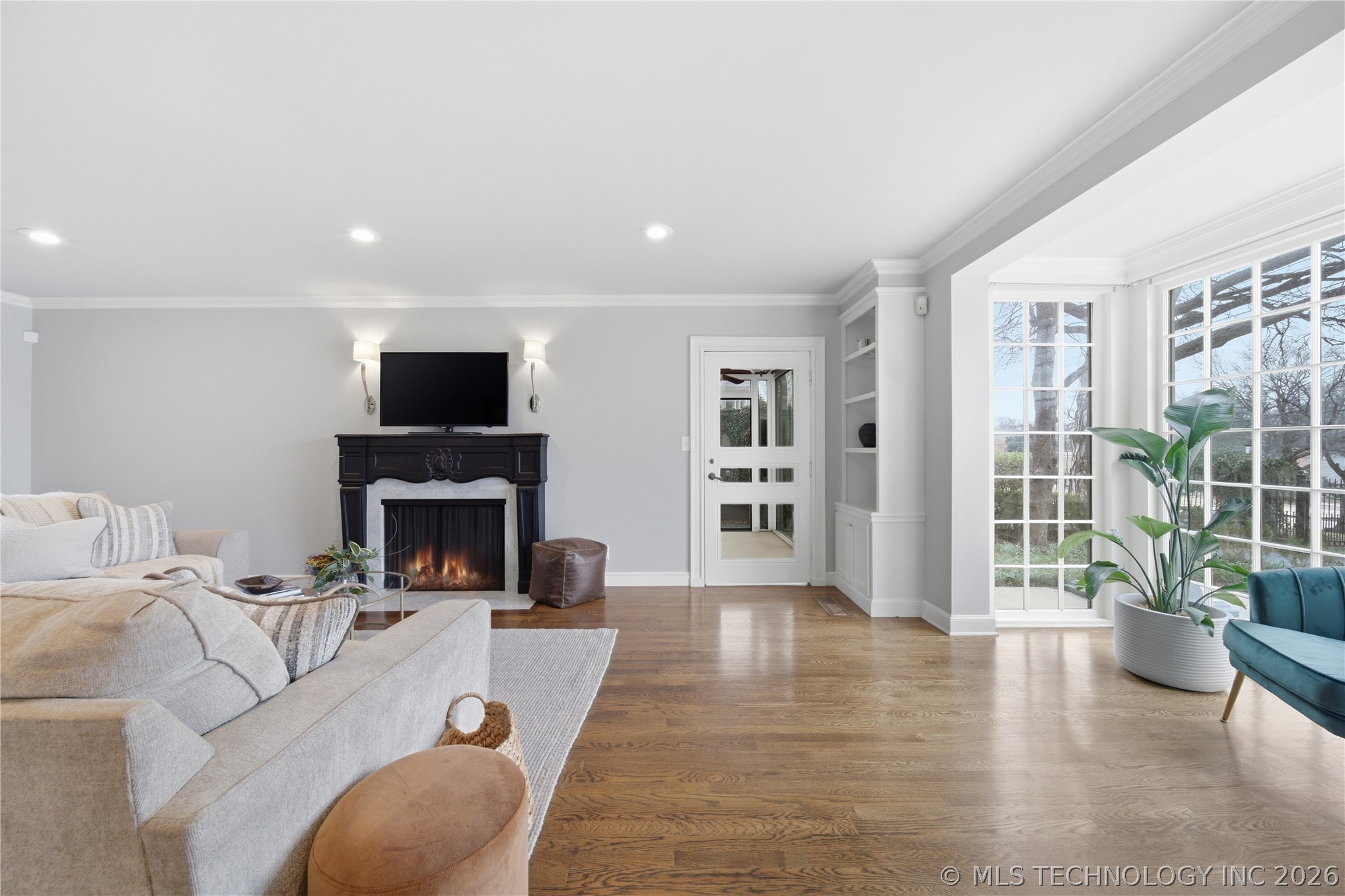 2441 E 31st Street Property Photo 7