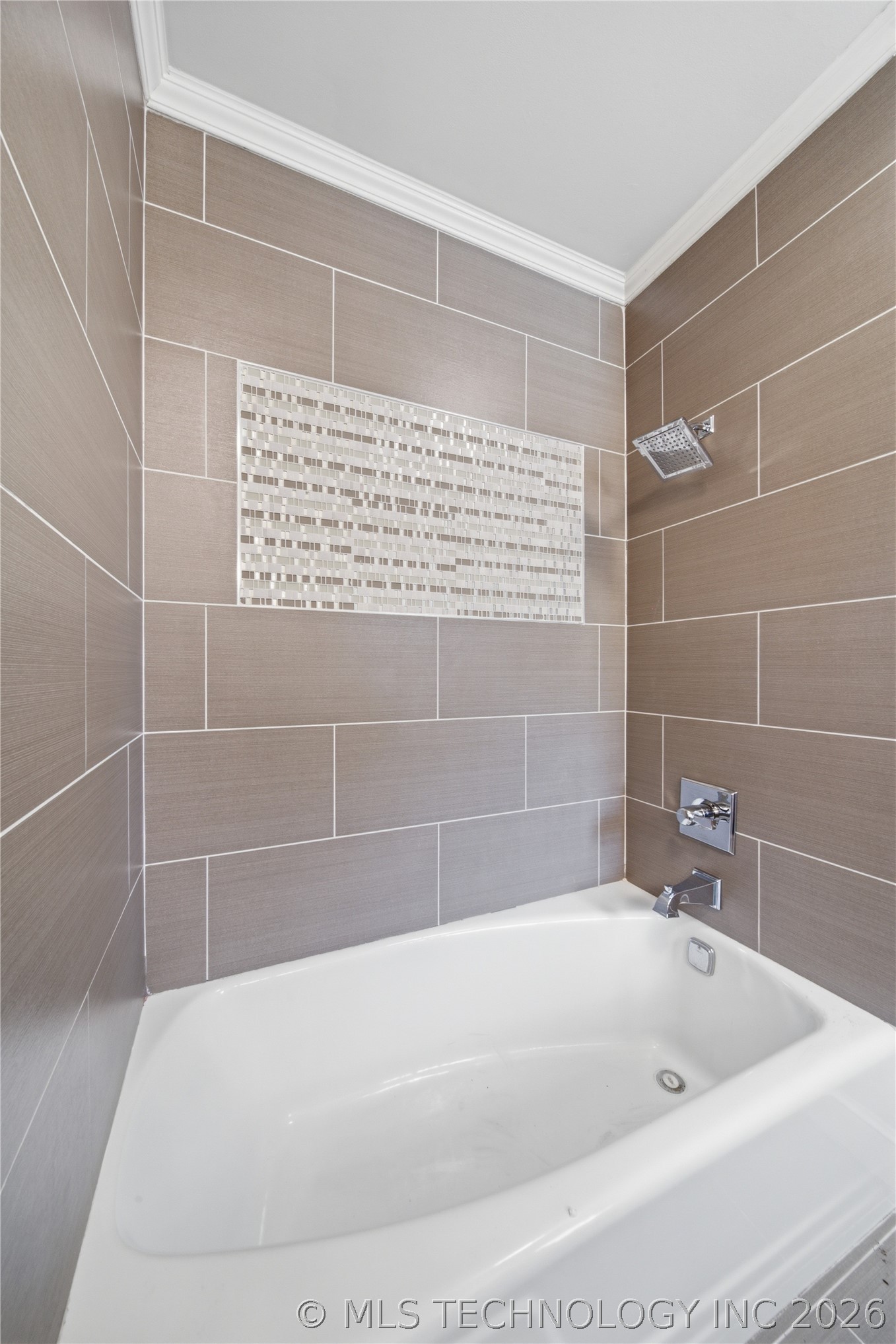 2441 E 31st Street Property Photo 41