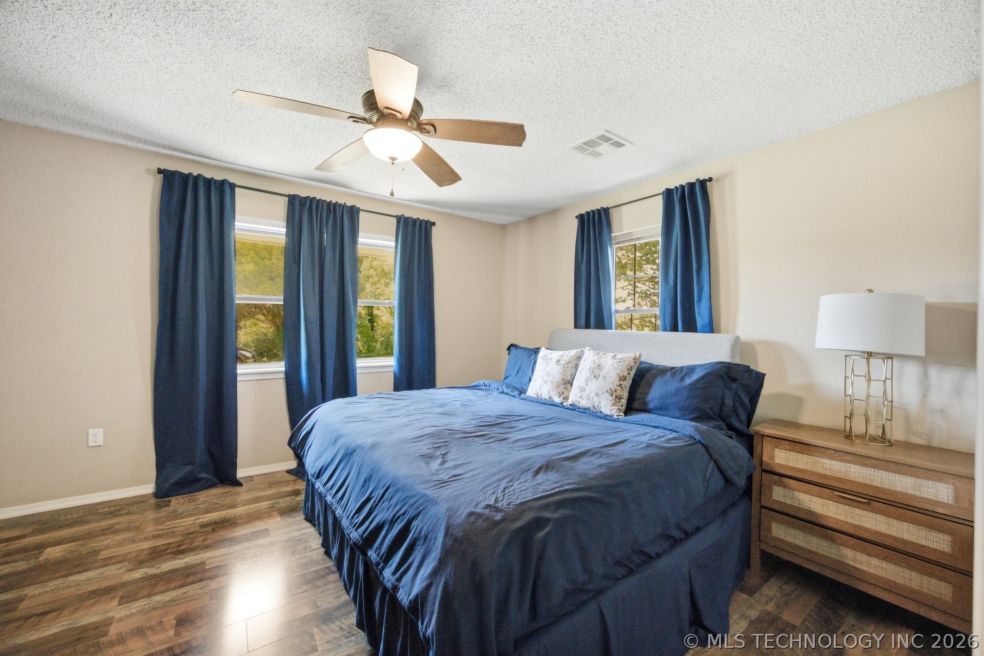 696 N Hickory Street Property Photo 19