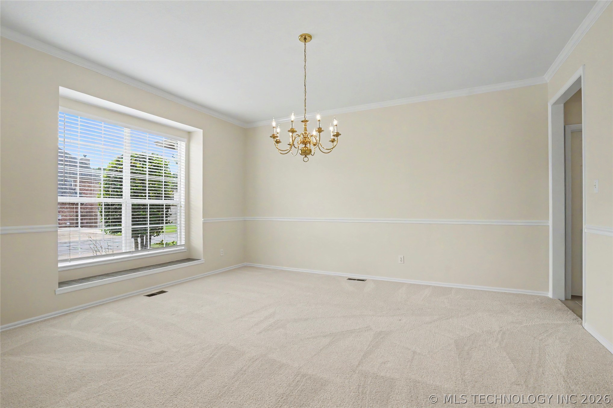 320 N Willow Avenue Property Photo 9