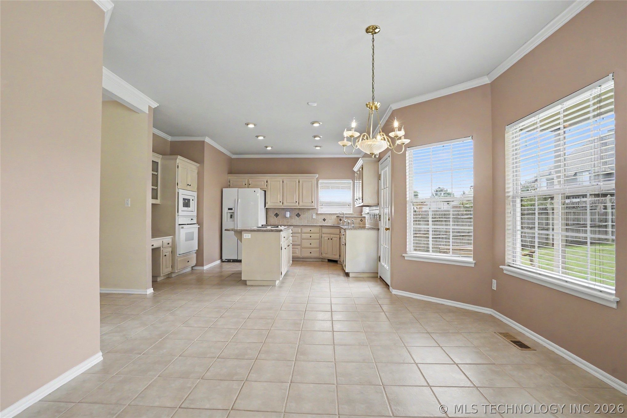 320 N Willow Avenue Property Photo 18