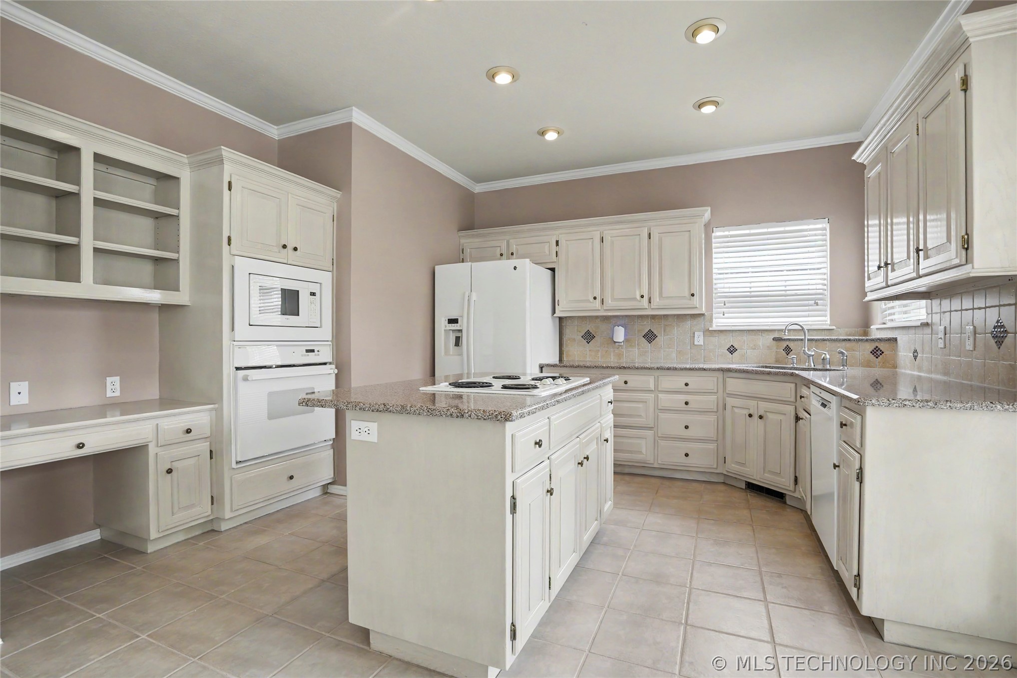 320 N Willow Avenue Property Photo 23