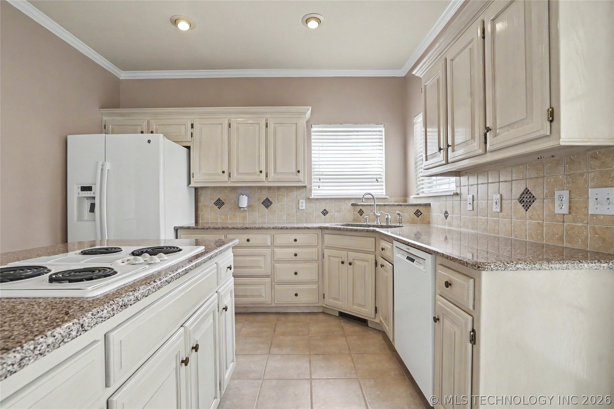 320 N Willow Avenue Property Photo 25