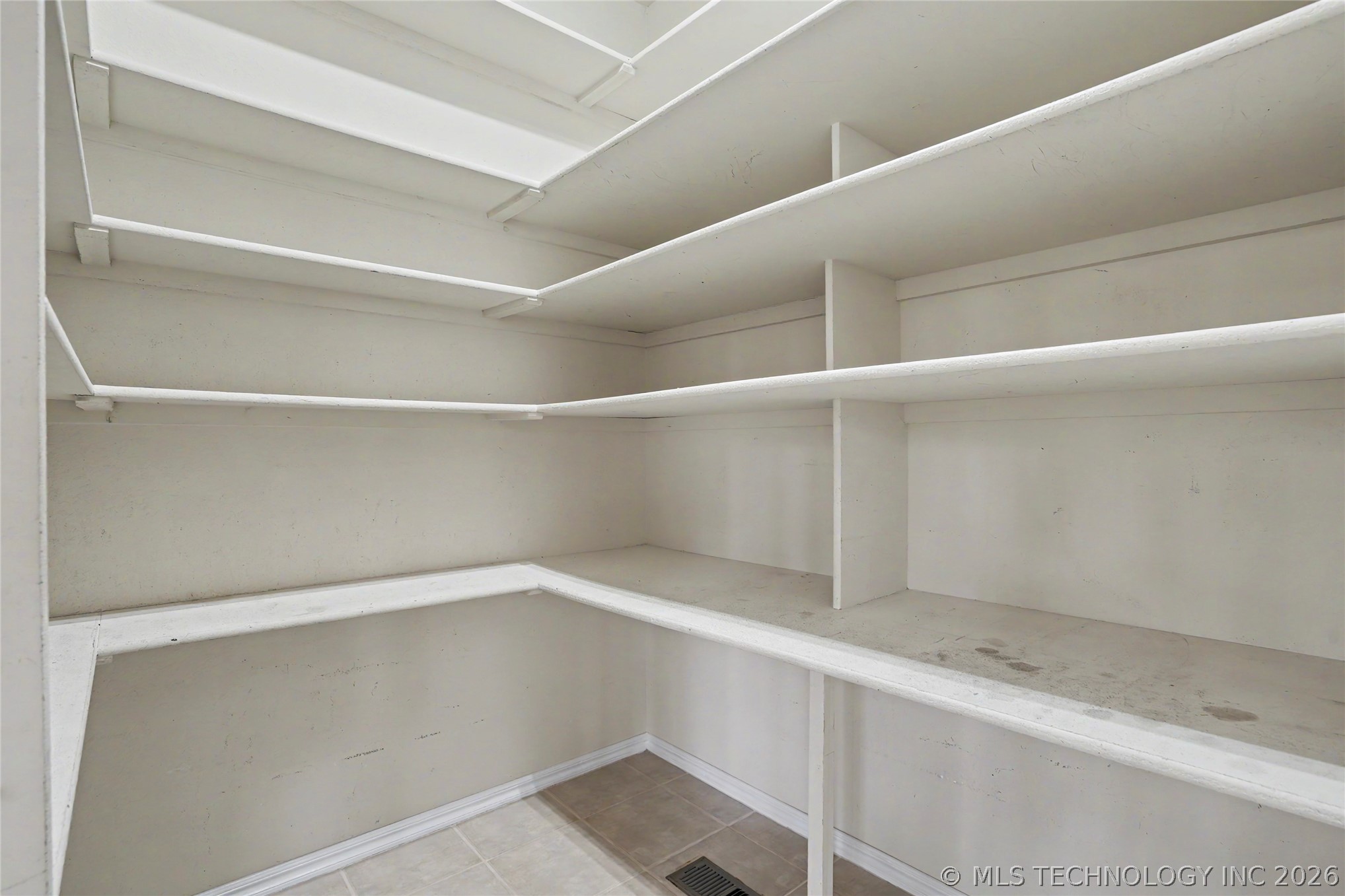 320 N Willow Avenue Property Photo 27